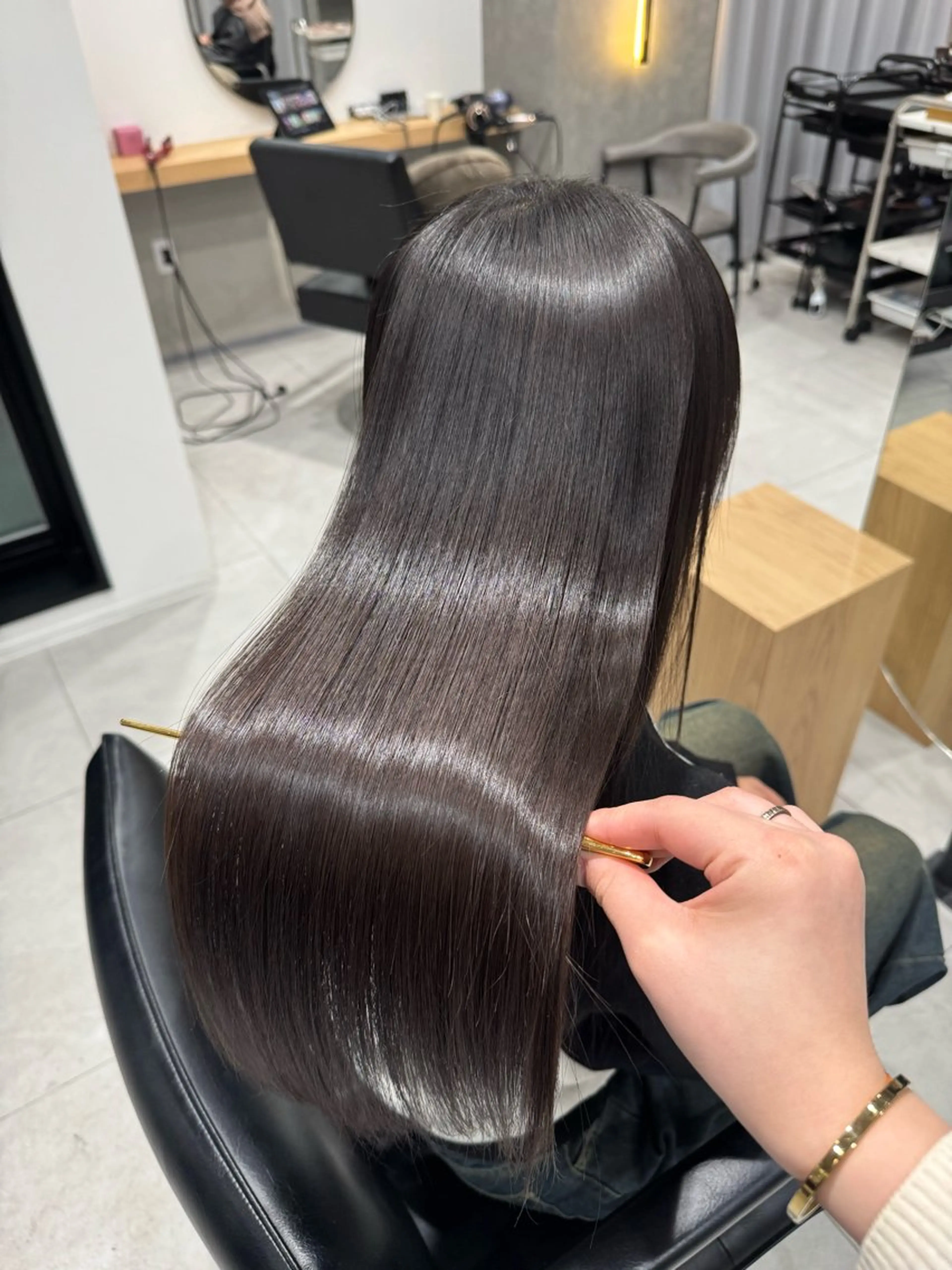 セミロング RAF TOKYO 薬院店所属・福岡／艶髪カラー/ 髪質改善/SAEのヘアスタイル