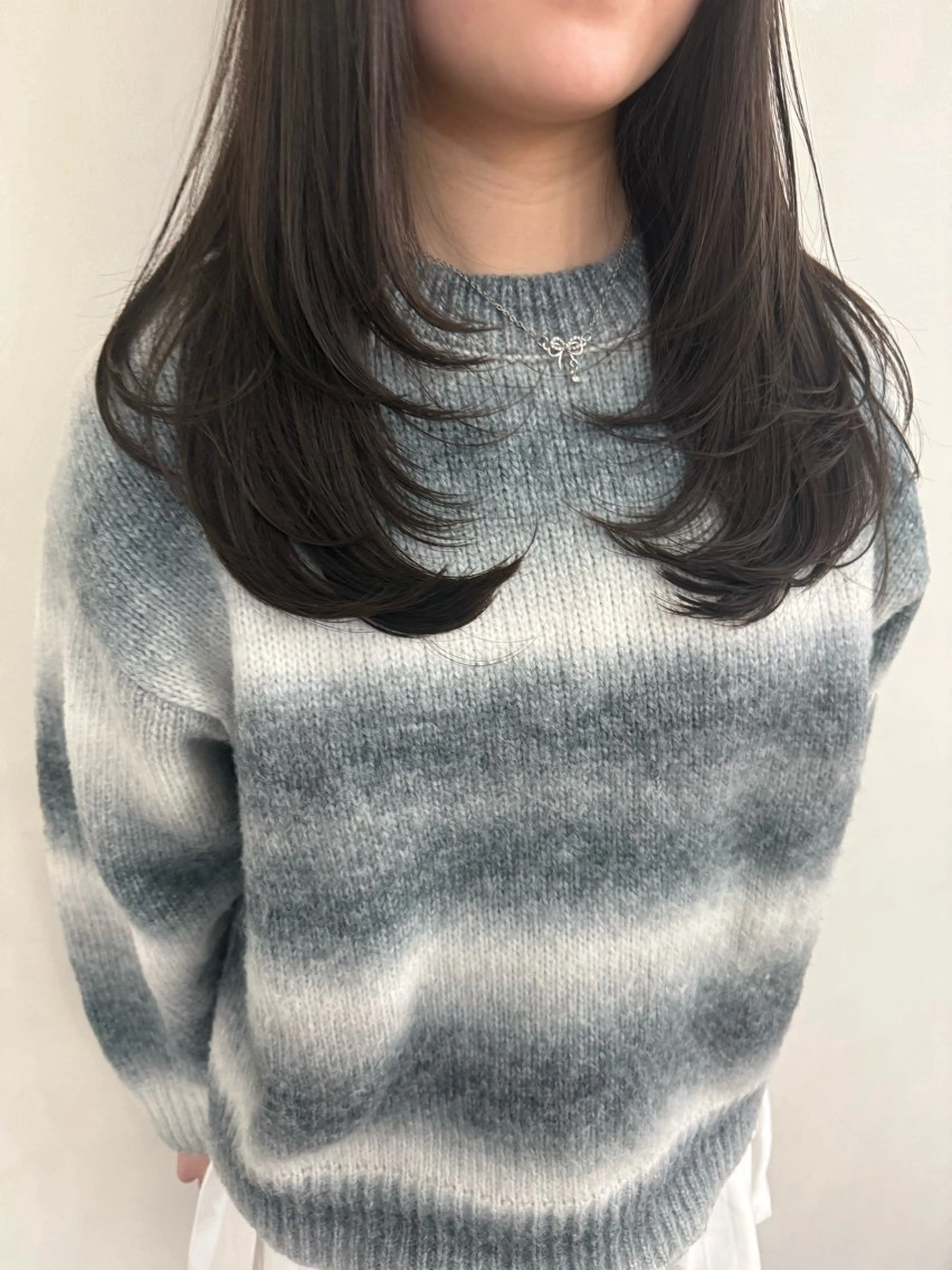 セミロング Rinka/レイヤー /透明感カラーのヘアスタイル