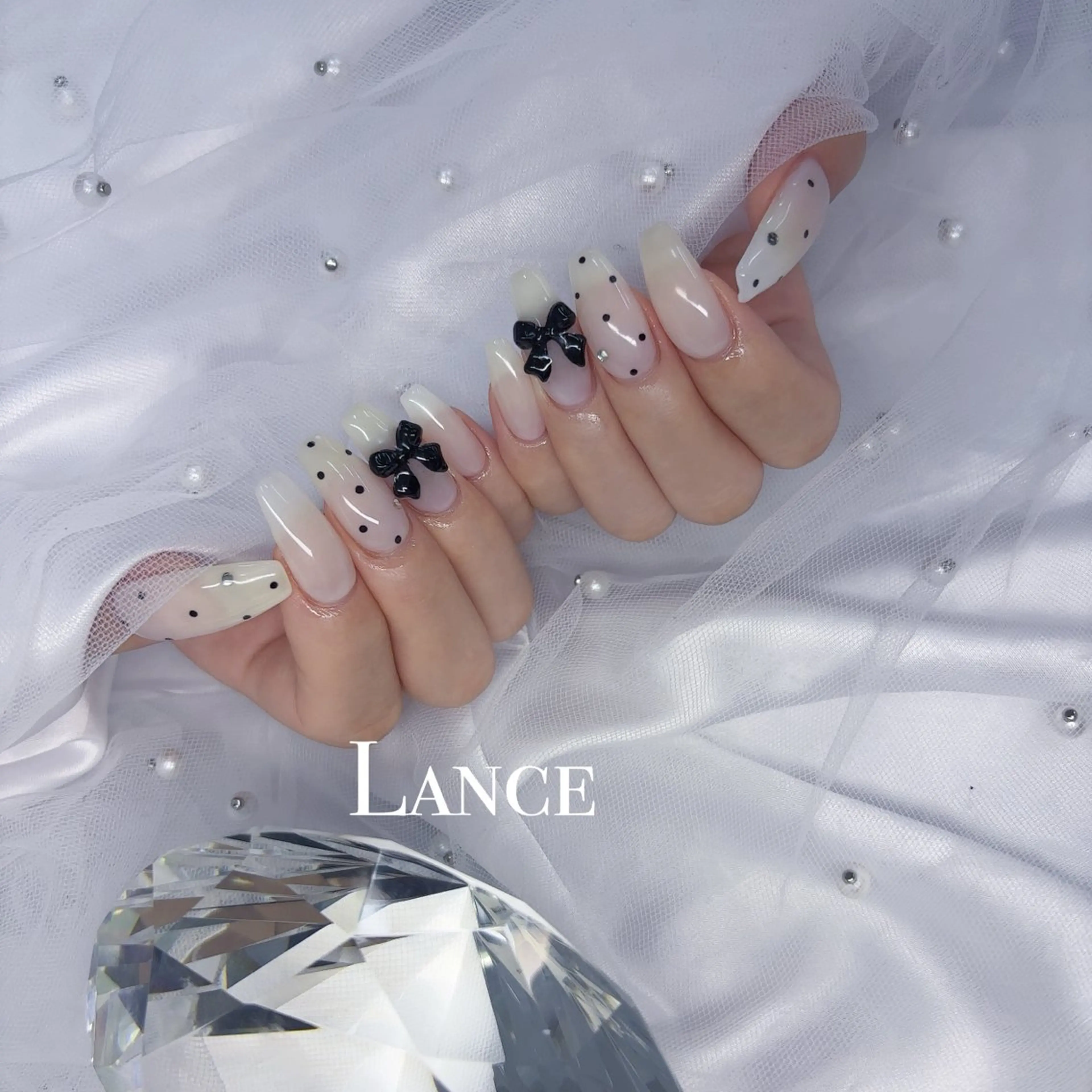 ネイル オーロラネイル ドット フットネイル 氷ネイル・うるうるネイル キラキラネイル ハンドネイル Lance nailのネイルデザイン