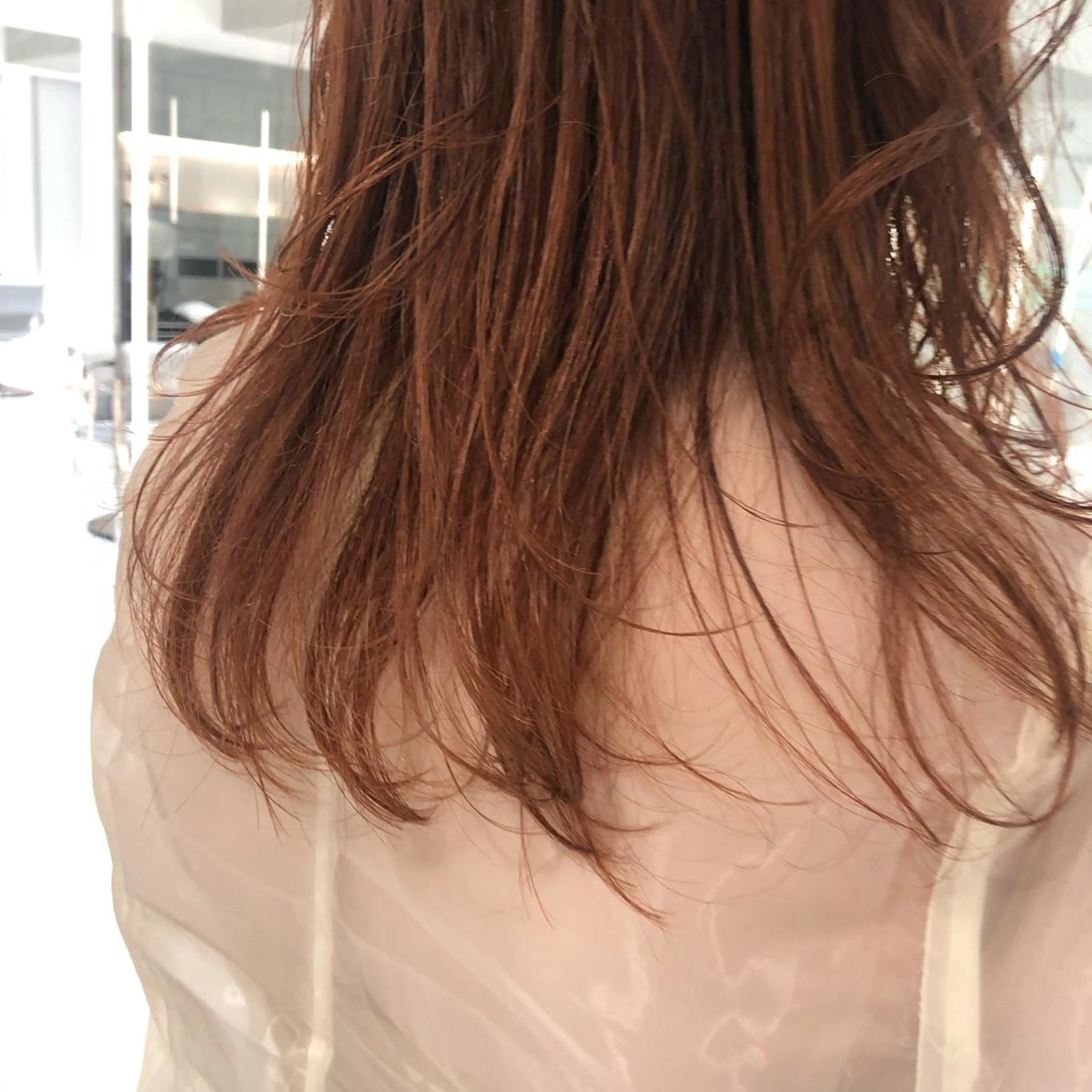 セミロング カラー ベージュカラー オレンジ オレンジベージュ 古屋 花織のヘアスタイル