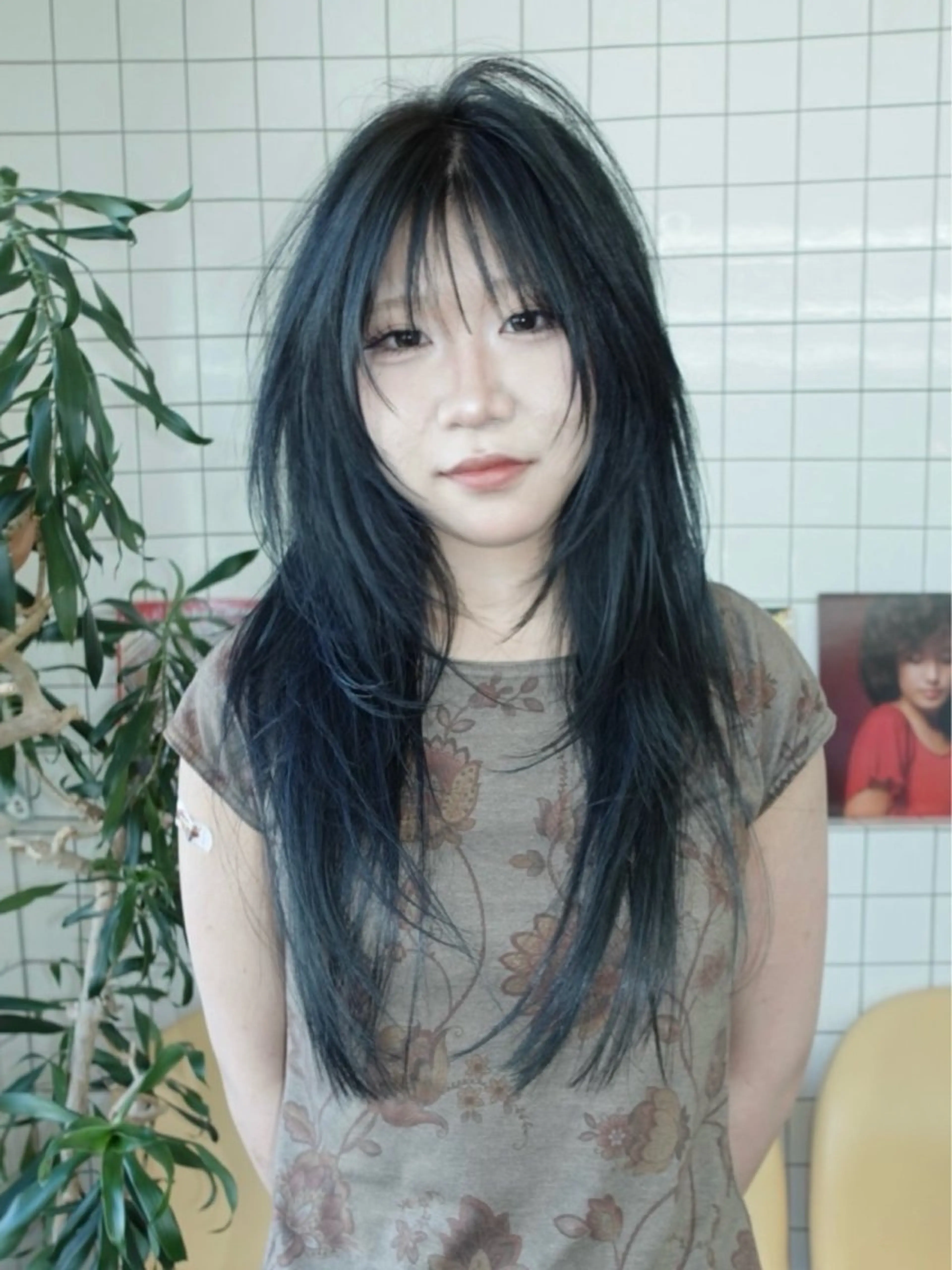 ミディアム カラー 顔まわりレイヤー ハッシュカット ハイレイヤー レイヤーカット ウルフカット カット ヘアカラー トリートメント レイヤーカット ボブ　渋谷のヘアスタイル