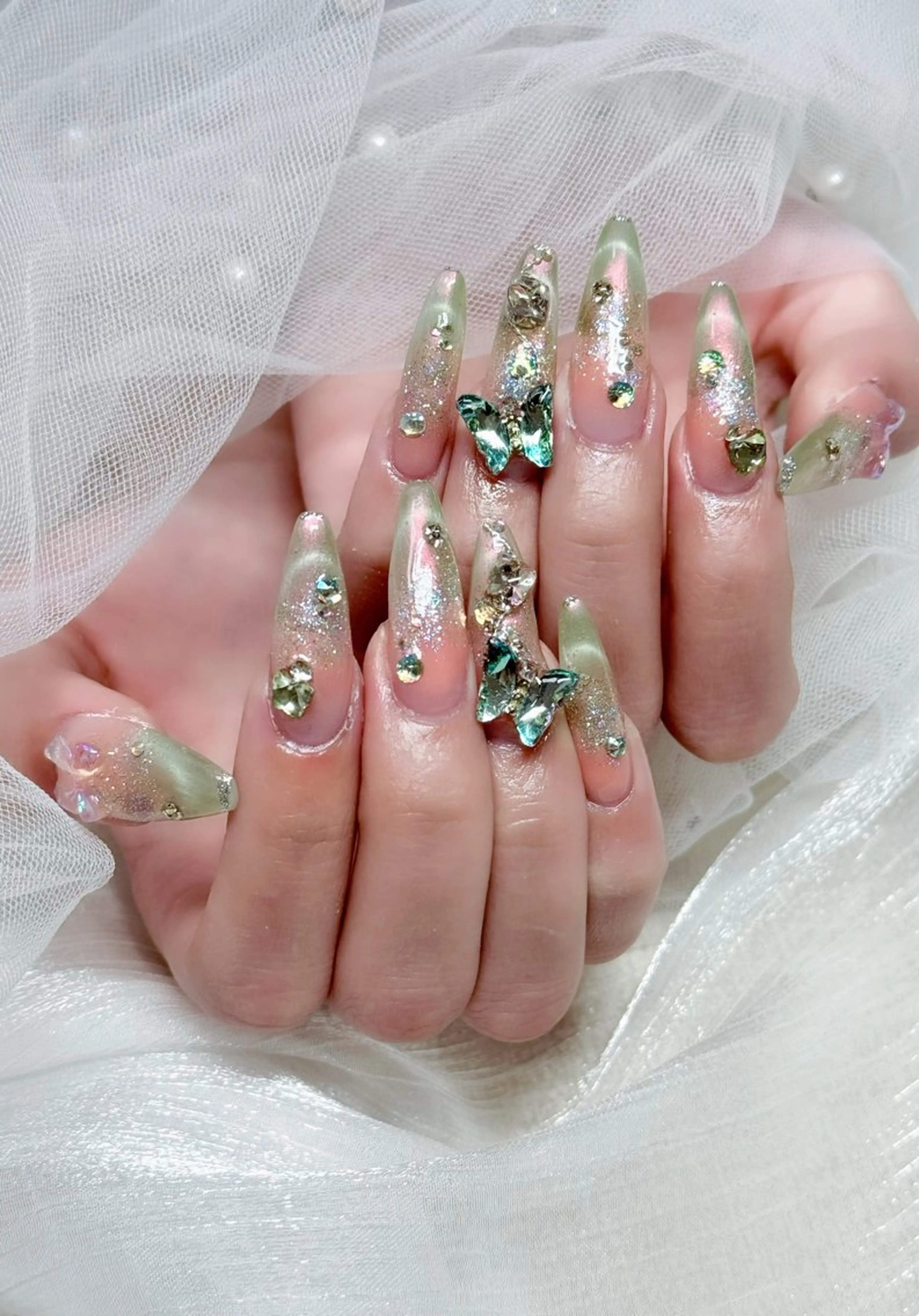 ネイル 高島 夏海のネイルデザイン