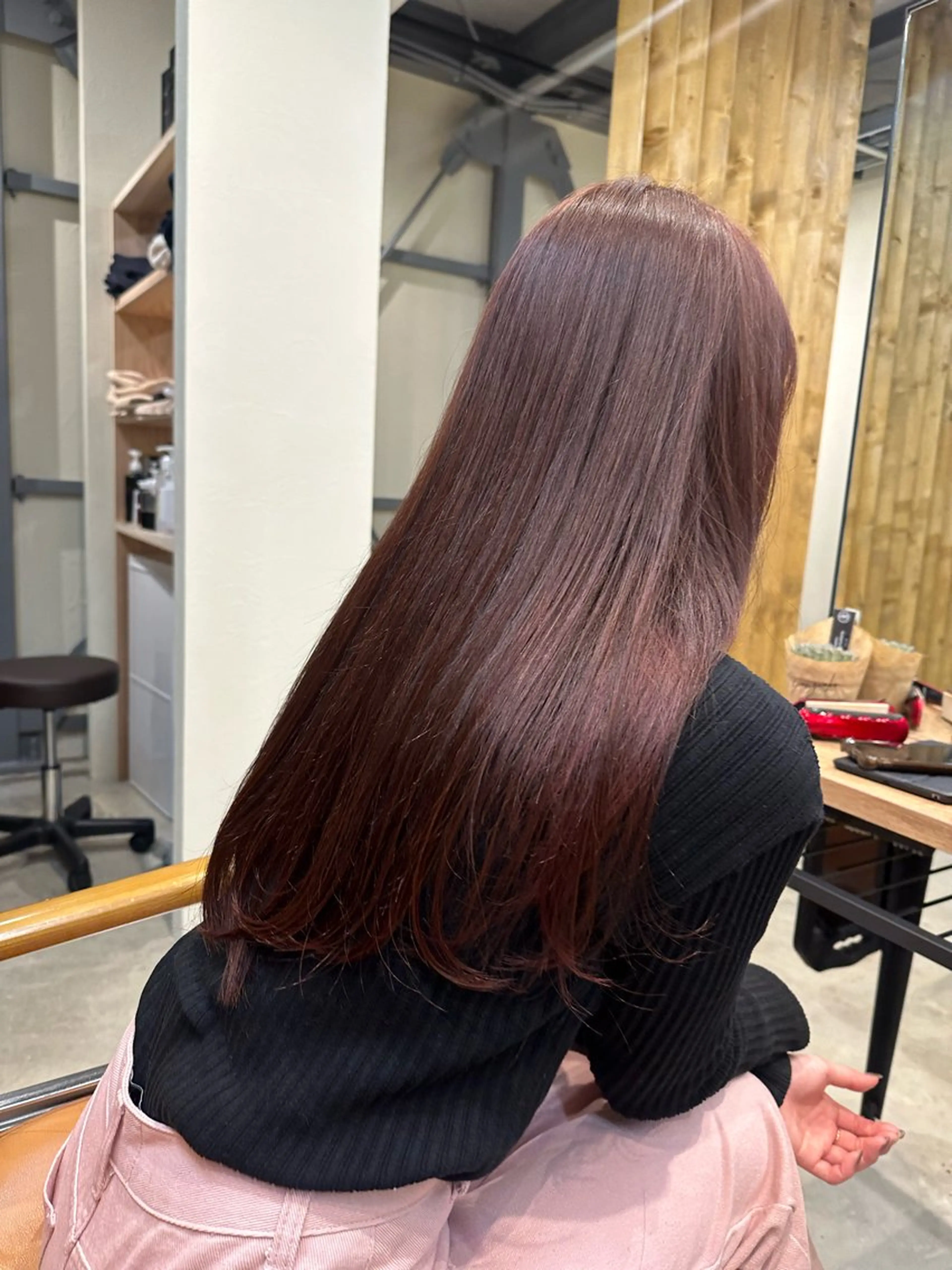 ロング カラー ブリーチ ブラウンカラー ブリーチなしカラー ピンクカラー ピンクブラウン ユウリ YURIのヘアスタイル