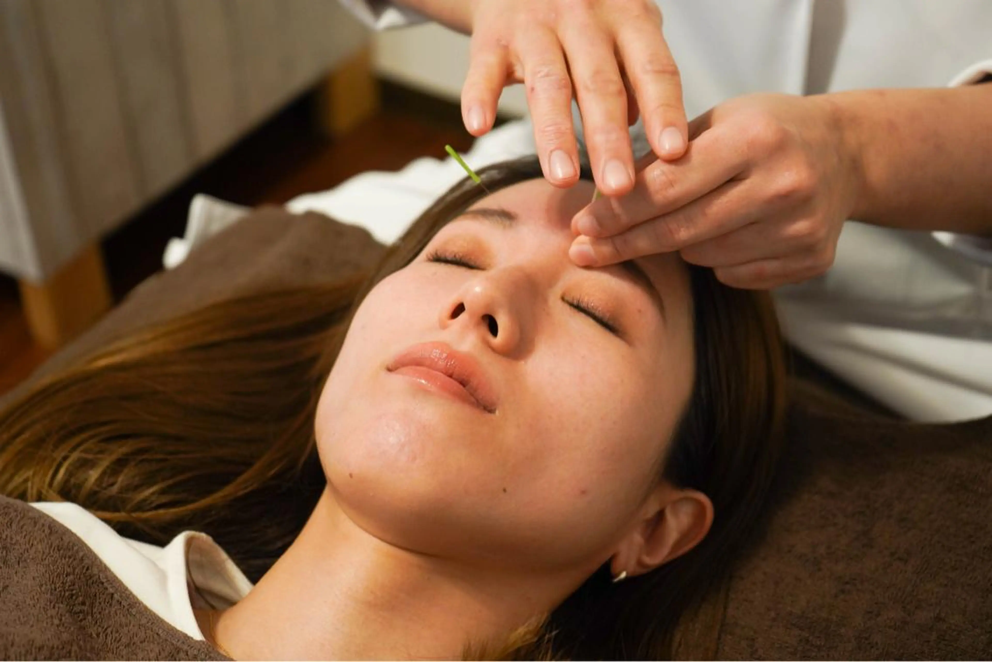 ハルノハナ鍼灸治療院丸の内院所属・鍼灸師による リラクのエステ・リラクイメージ