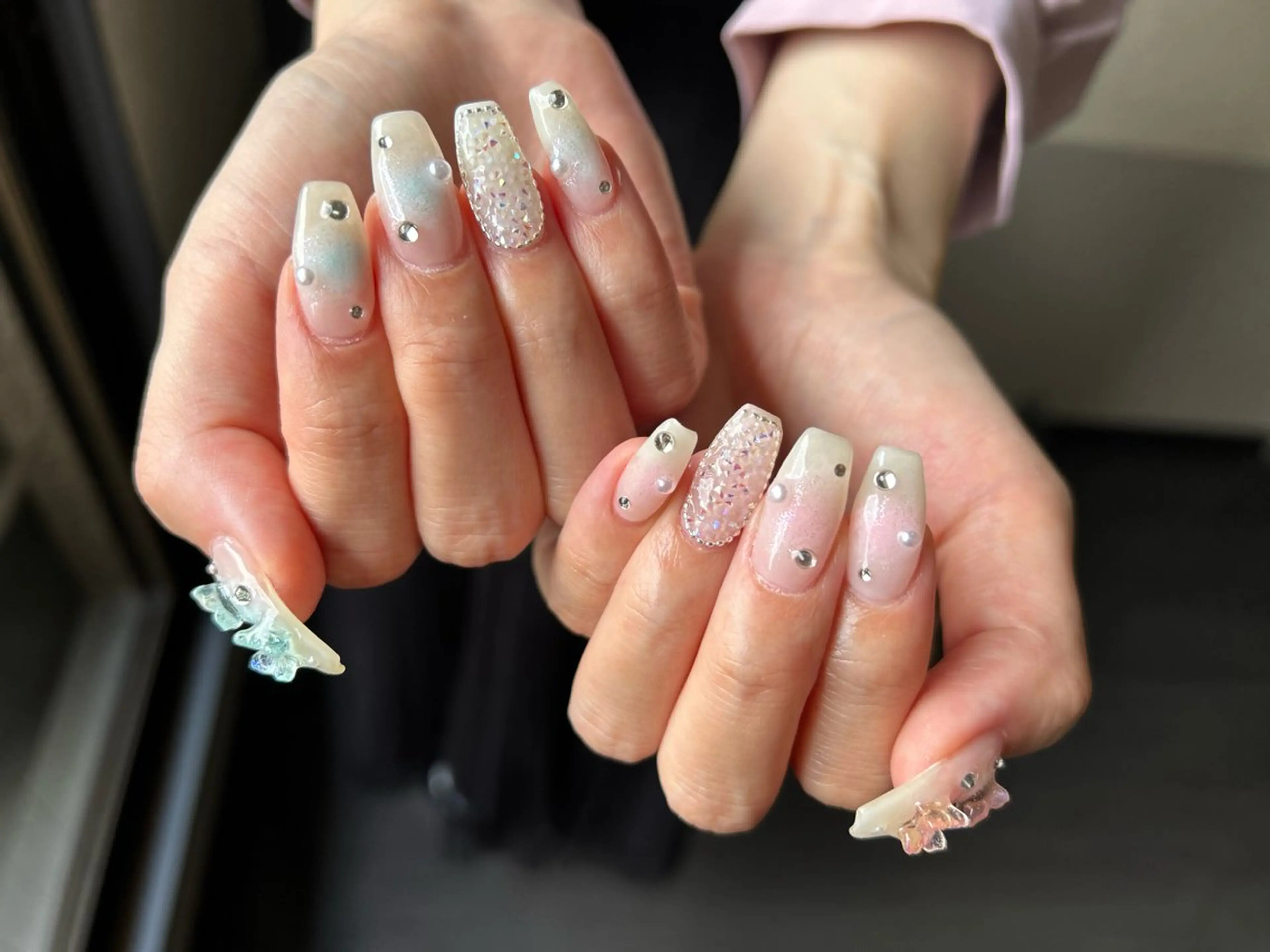 ネイル ハンドネイル フットネイル ✴︎ Delightのネイルデザイン