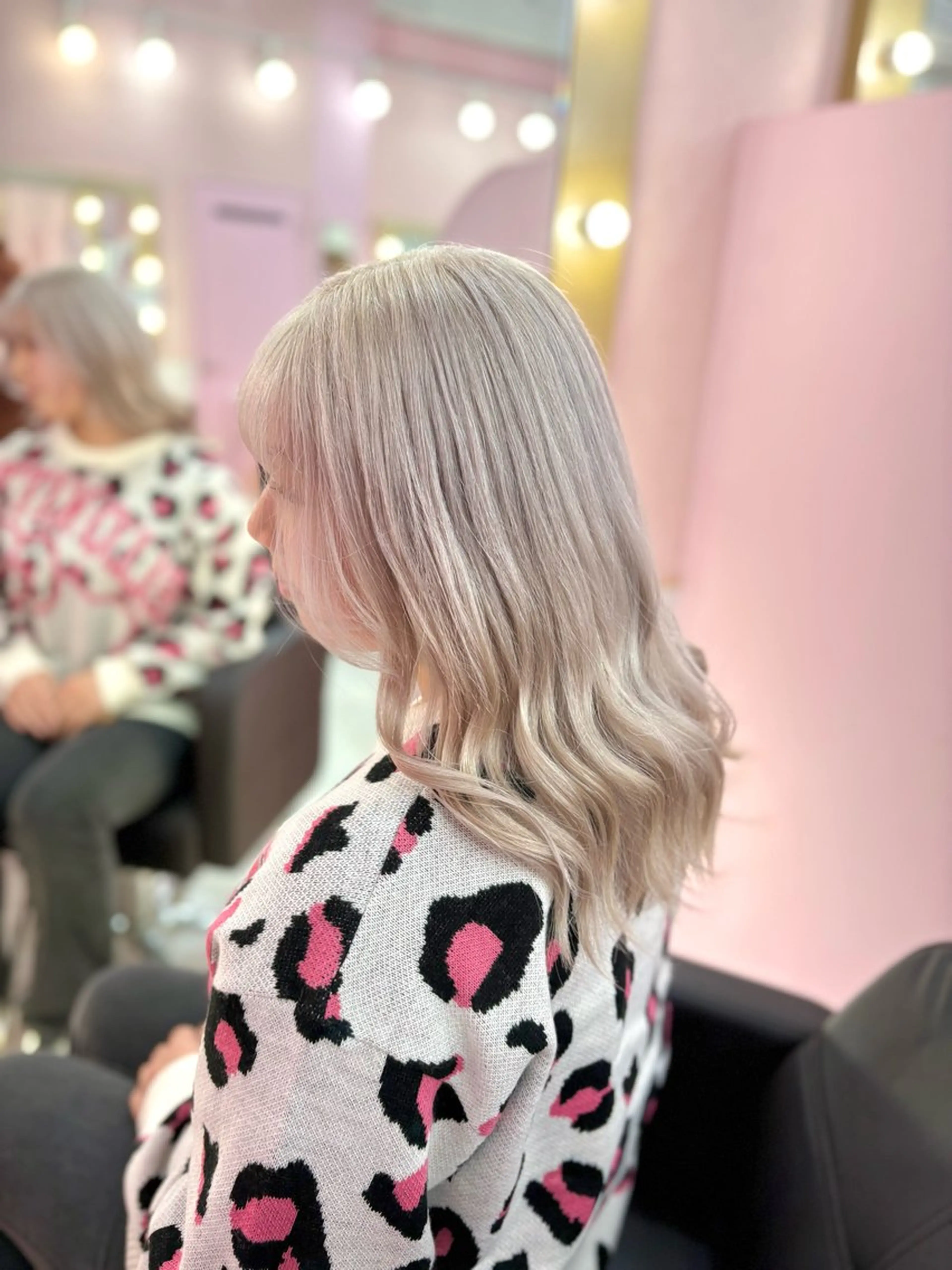 セミロング カラー 甘ふわgirly🎀 ハイトーン🤍Ramのヘアスタイル