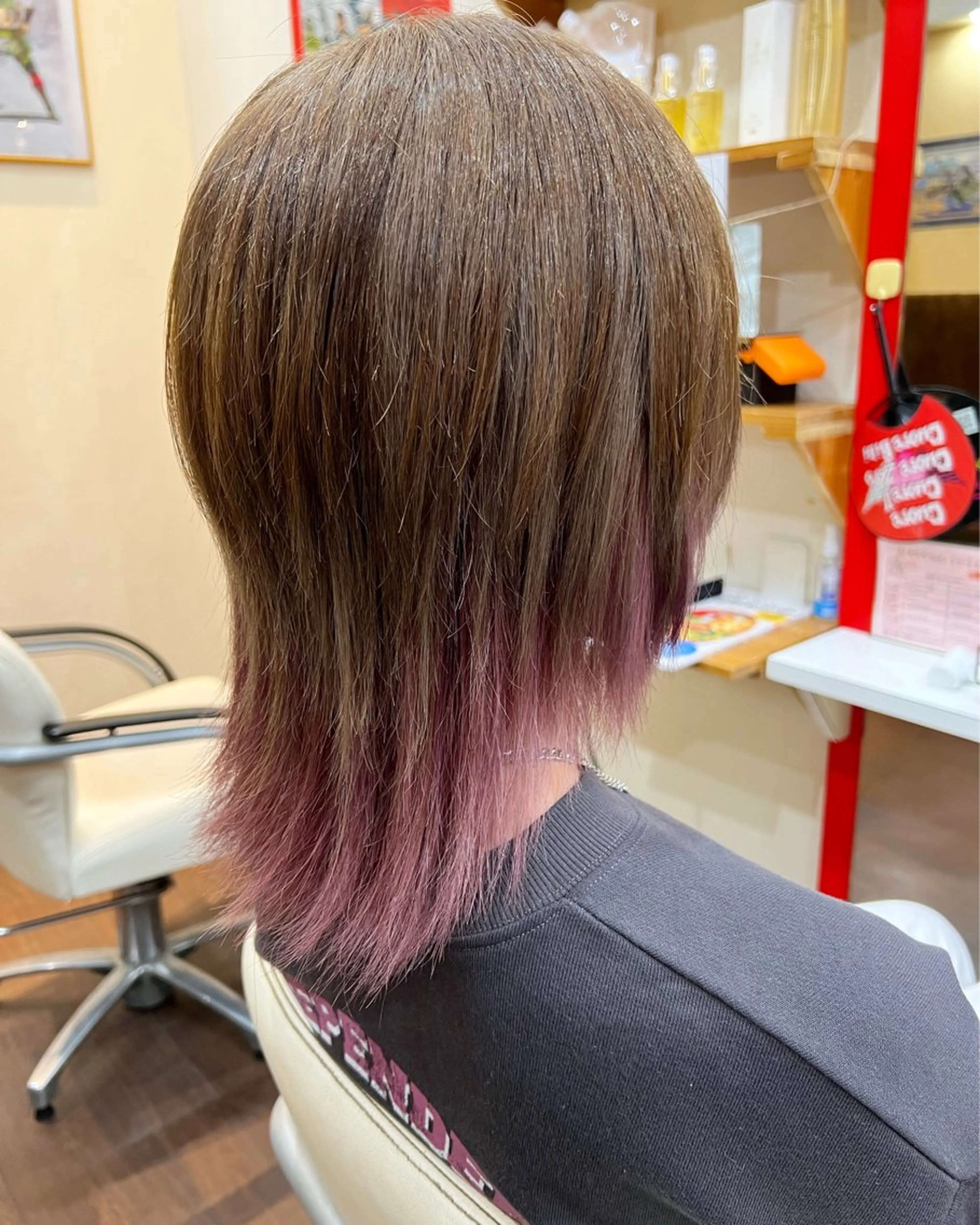ショート カラー アッシュ アッシュブラウン ブラウンカラー インナーカラー ピンクカラー ヘアカラー まさき✂︎ブリーチ／ デザインカラーのヘアスタイル