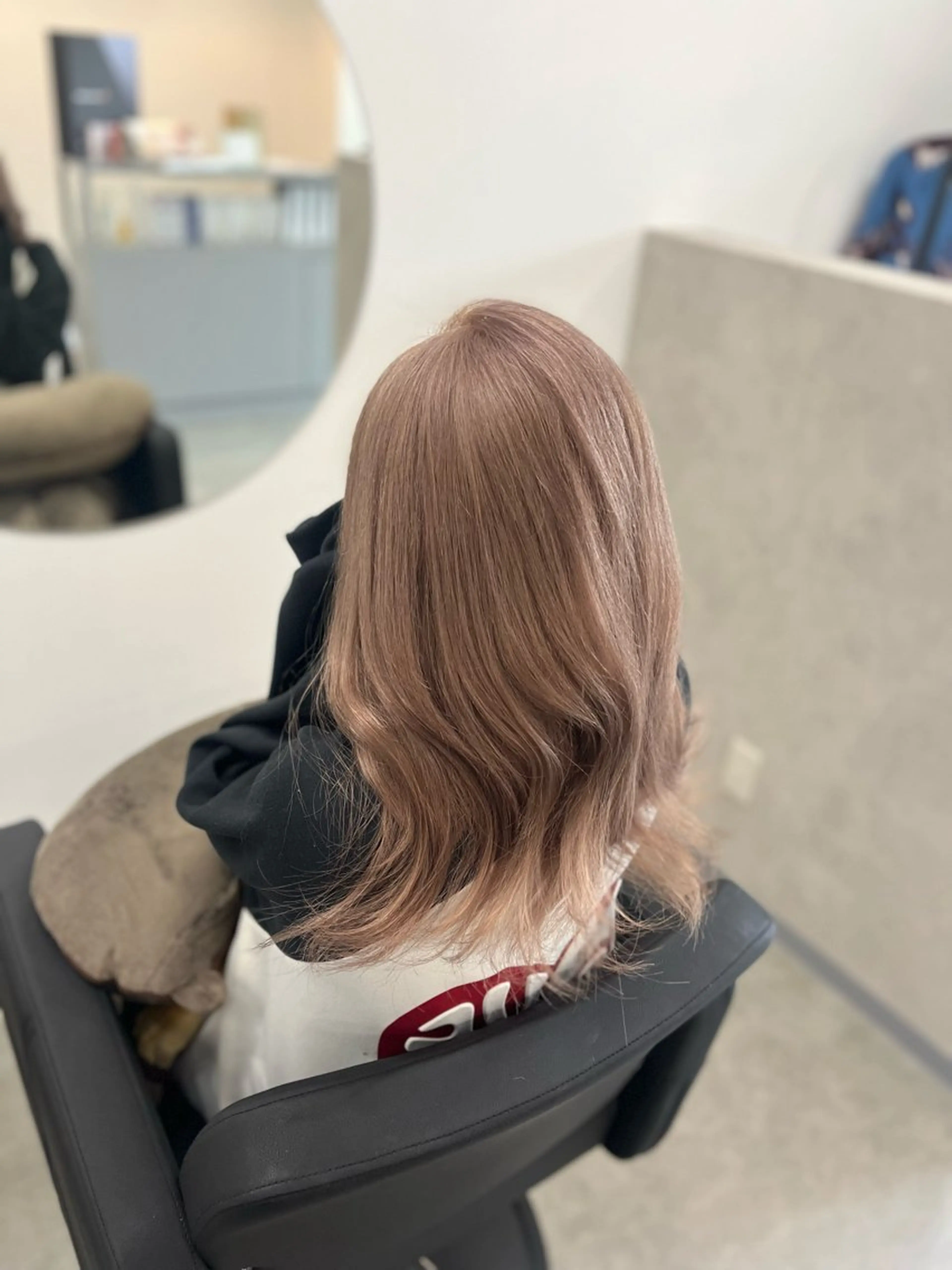 ロング カラー ベージュカラー ヘアカラー 🐾ハイトーンブリー チ🐾ひなたのヘアスタイル