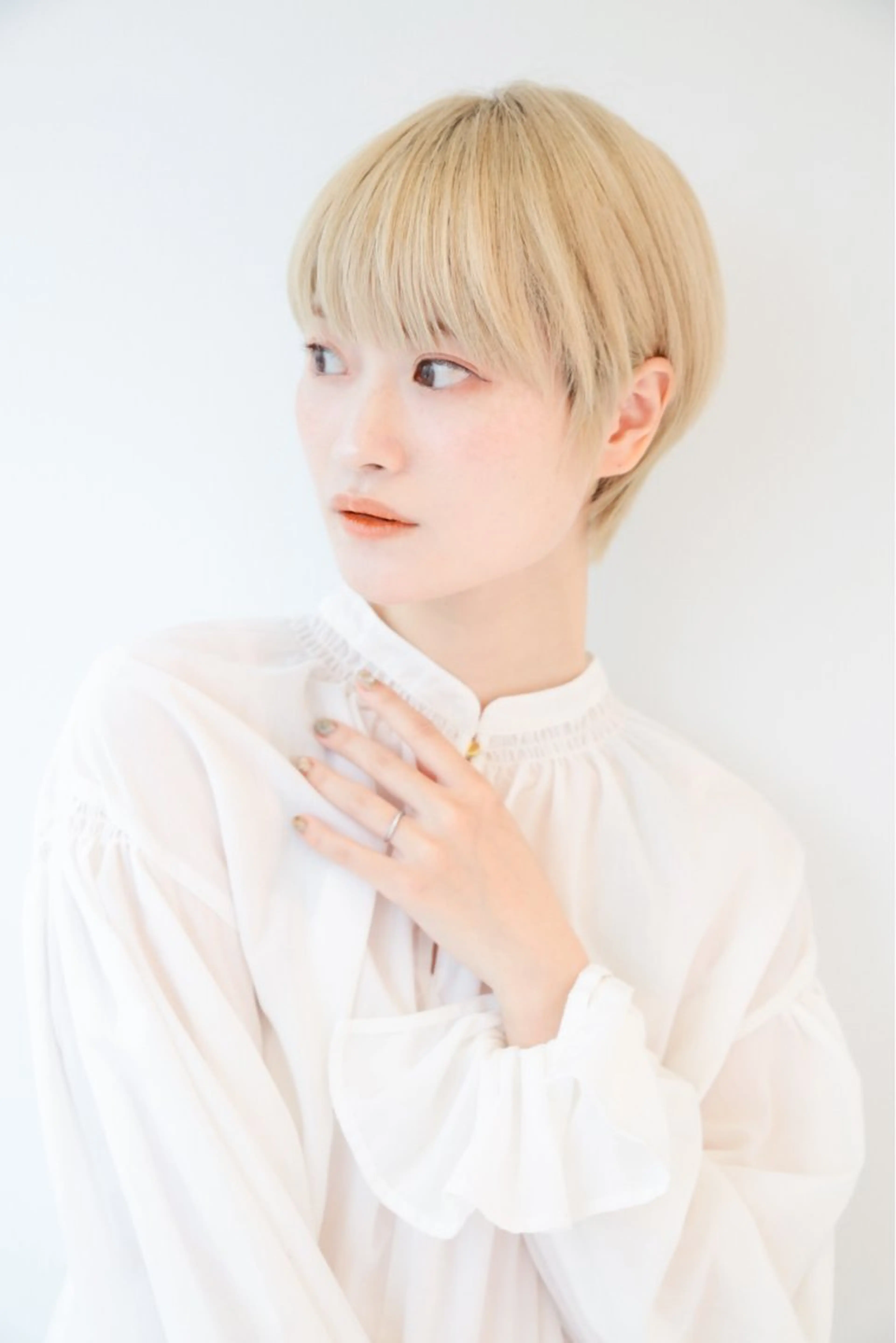 ショート カラー ショートボブ ブリーチ ボブ ショートヘア ヘアカラー トリートメント 門田 恭弥のヘアスタイル