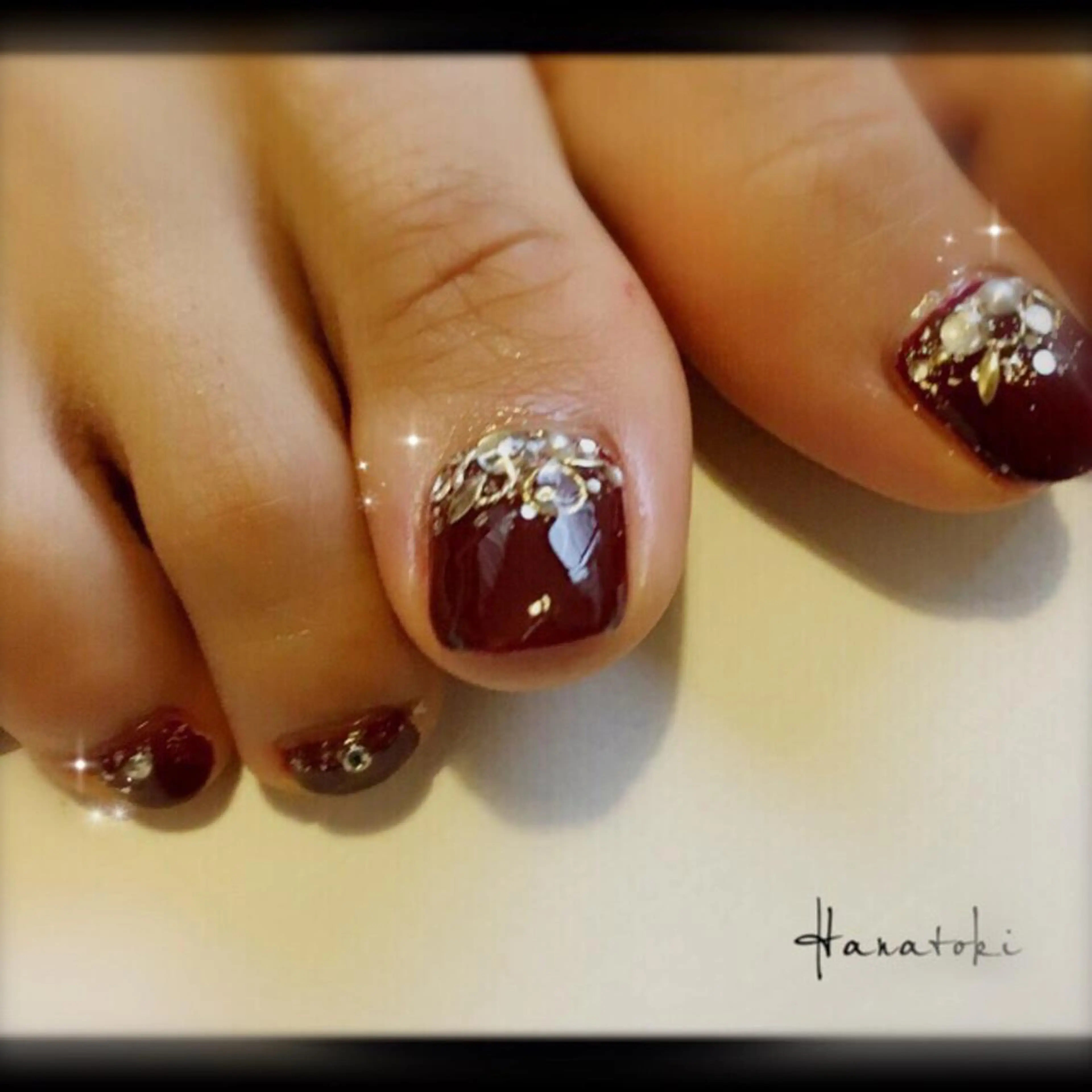 ミディアム Hanatoki所属・菅原 千明のネイルデザイン