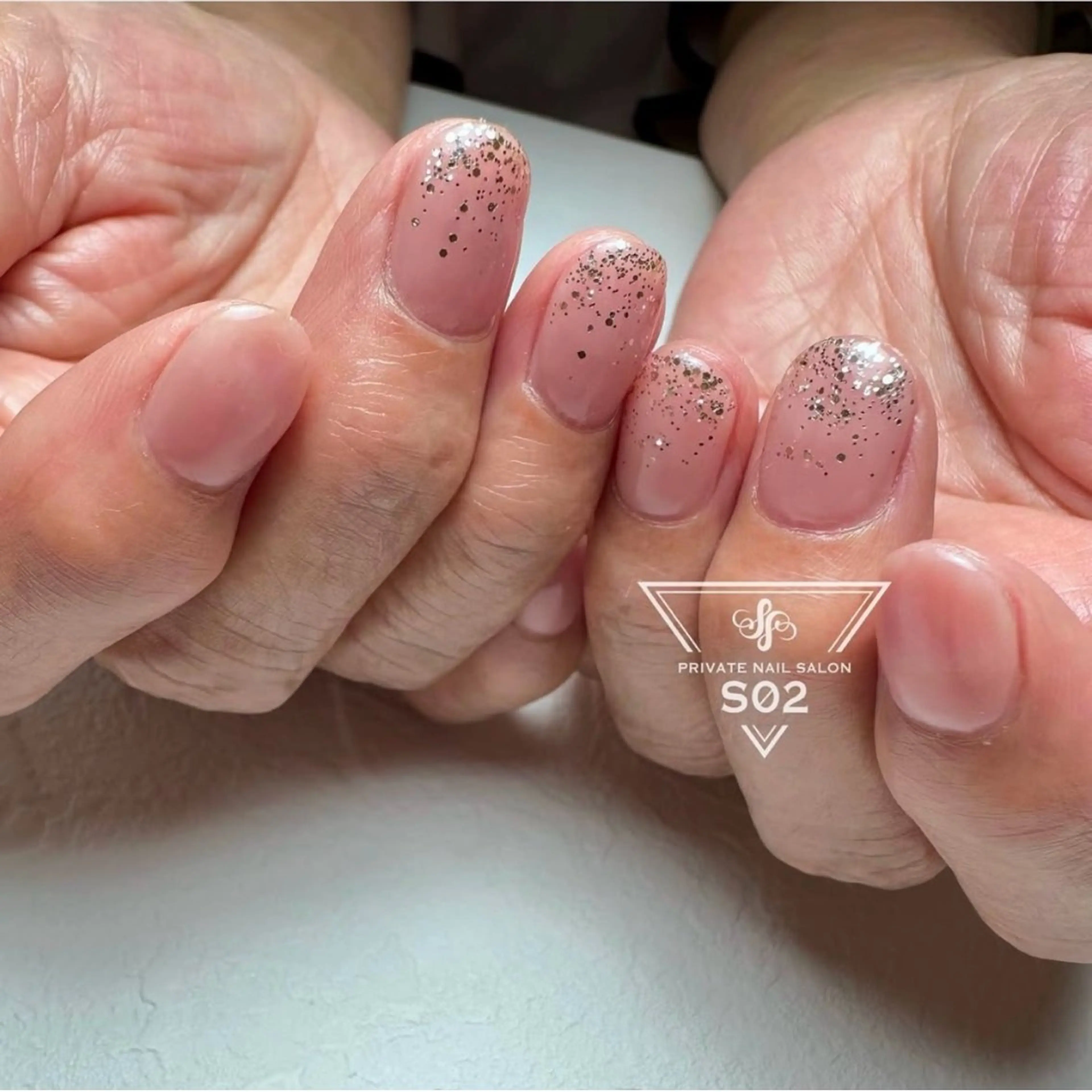 ネイル グラデーション ラメ(グリッター) ラメグラデーション S02 𝙲𝚑𝚒𝚎のネイルデザイン