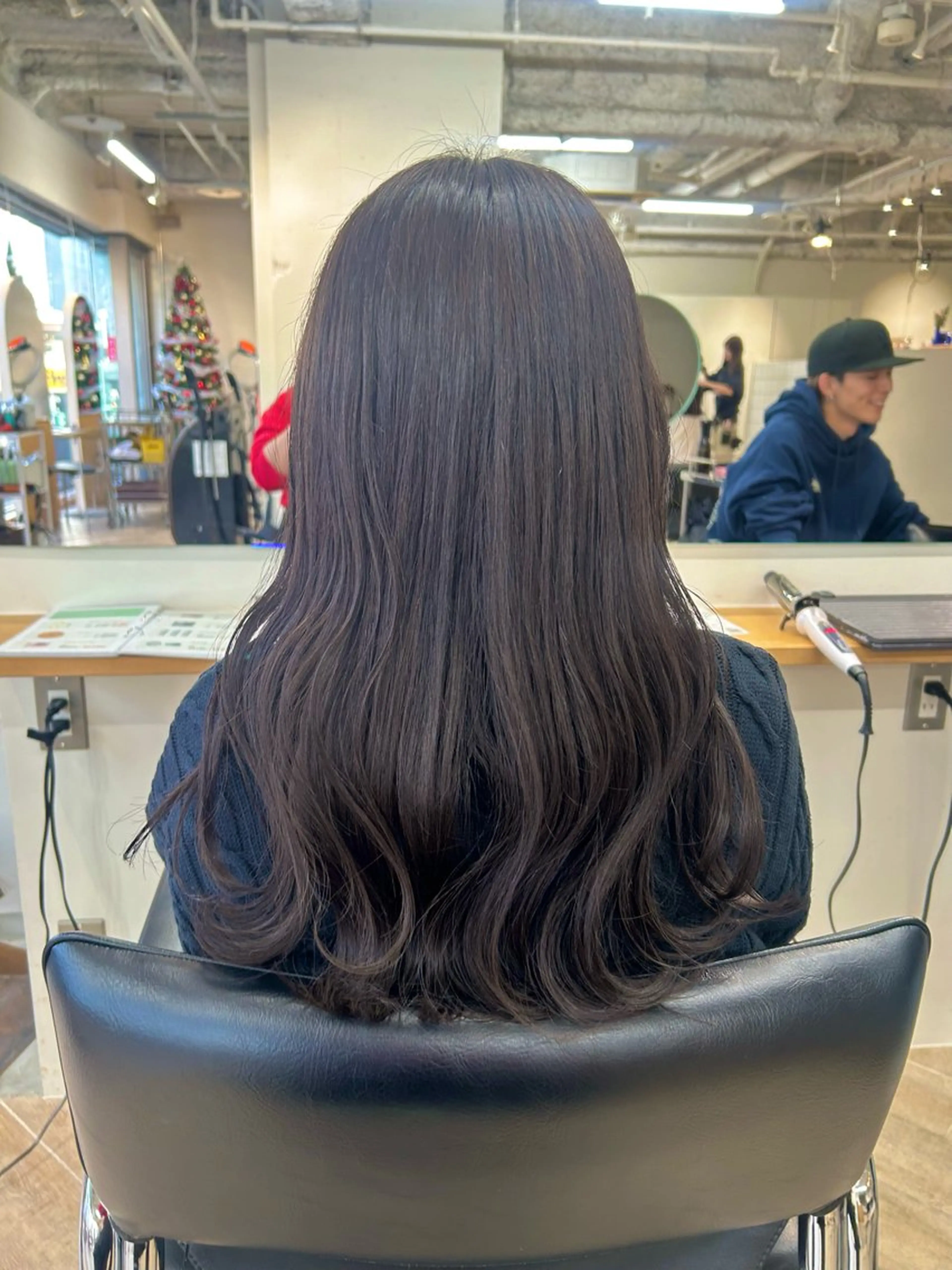 ロング カラー ヘアカラー トリートメント ベージュ/ダブルカラ ー/新潟駅/青柳萌果のヘアスタイル