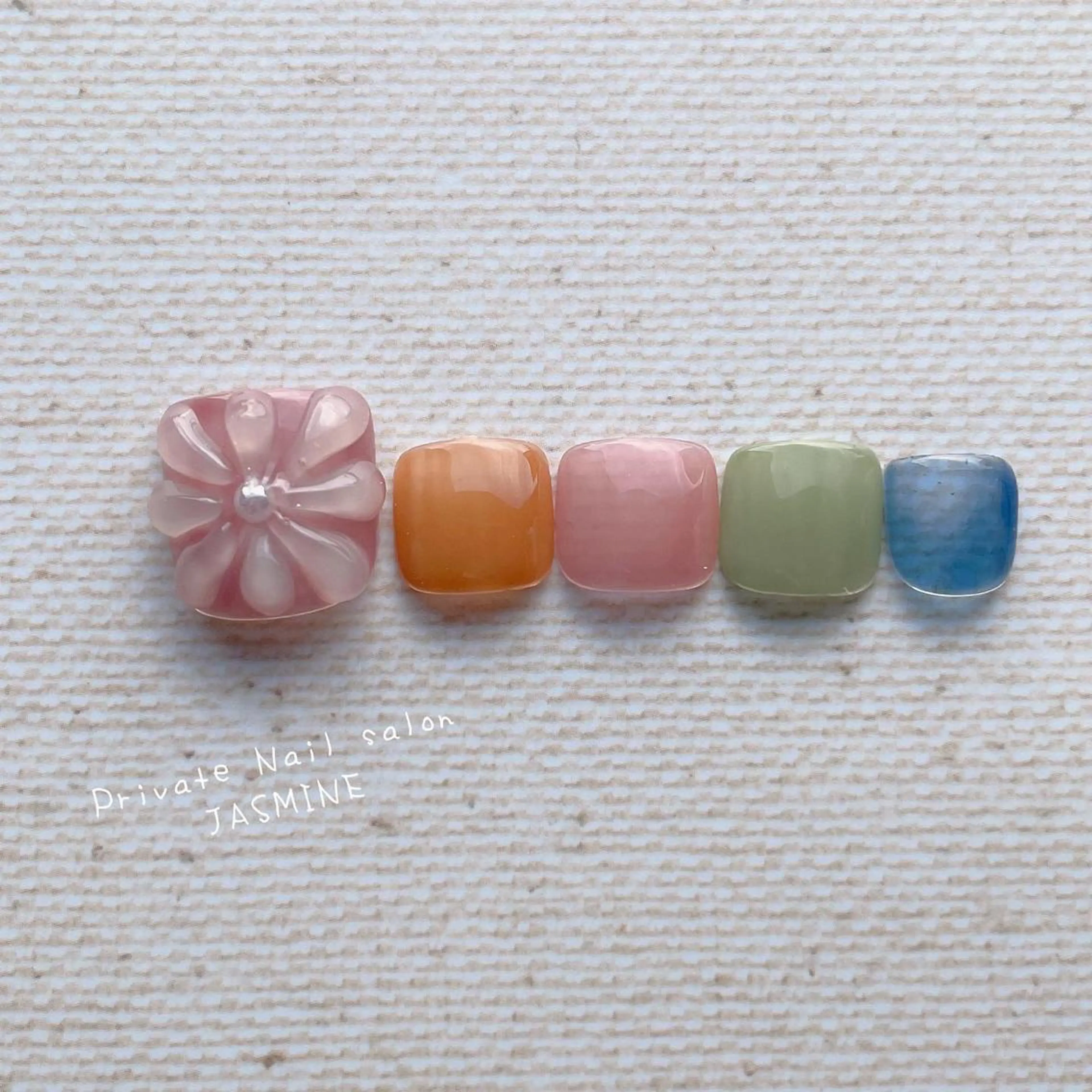 ネイル フラワーネイル フットネイル ぷっくりネイル フットネイル Nail salon JASMINEのネイルデザイン