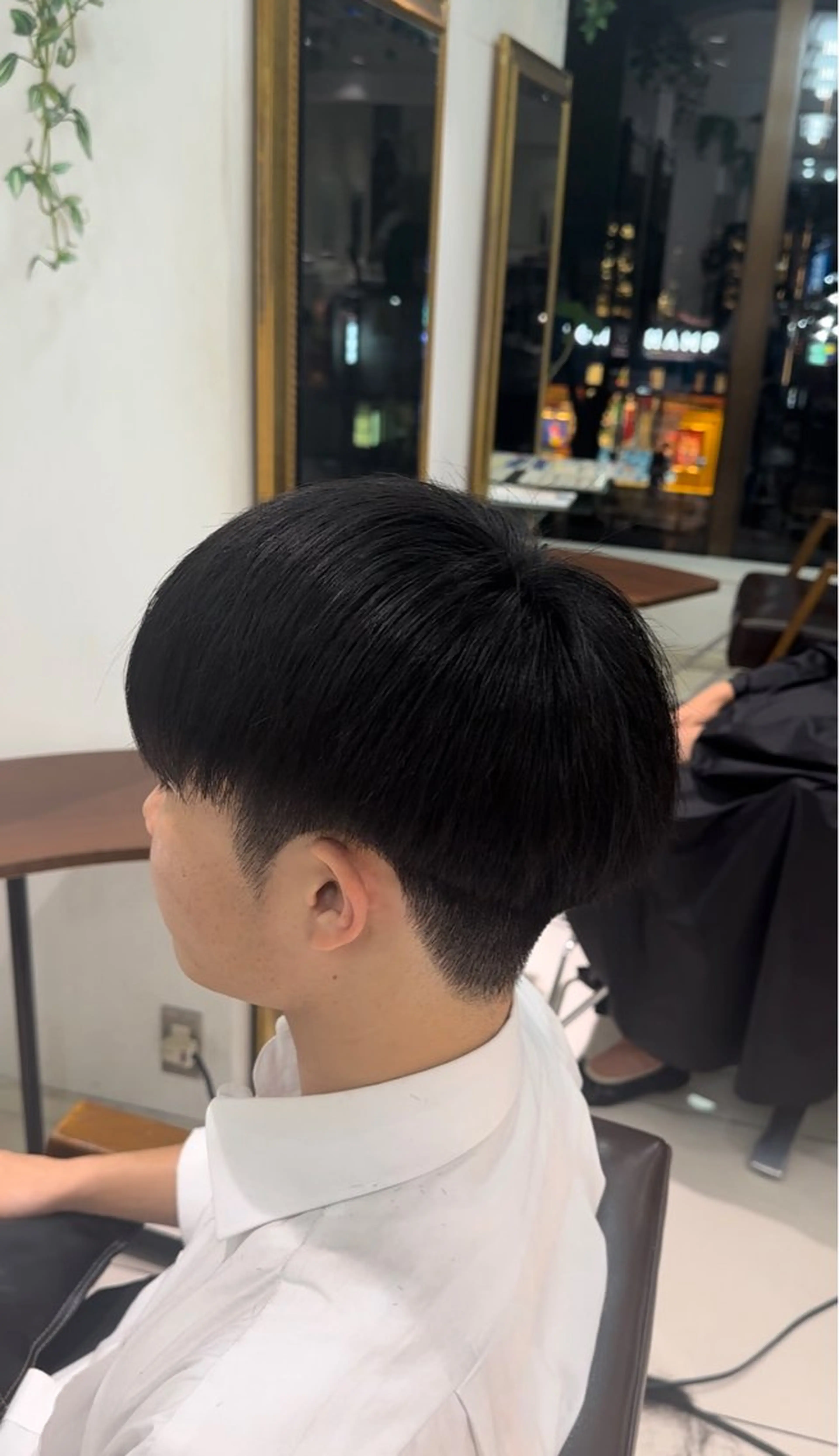 メンズ カット 縮毛矯正 SALOWIN渋谷caldo店B1所属・岐津公太 メンズ縮毛矯正のプロのヘアスタイル