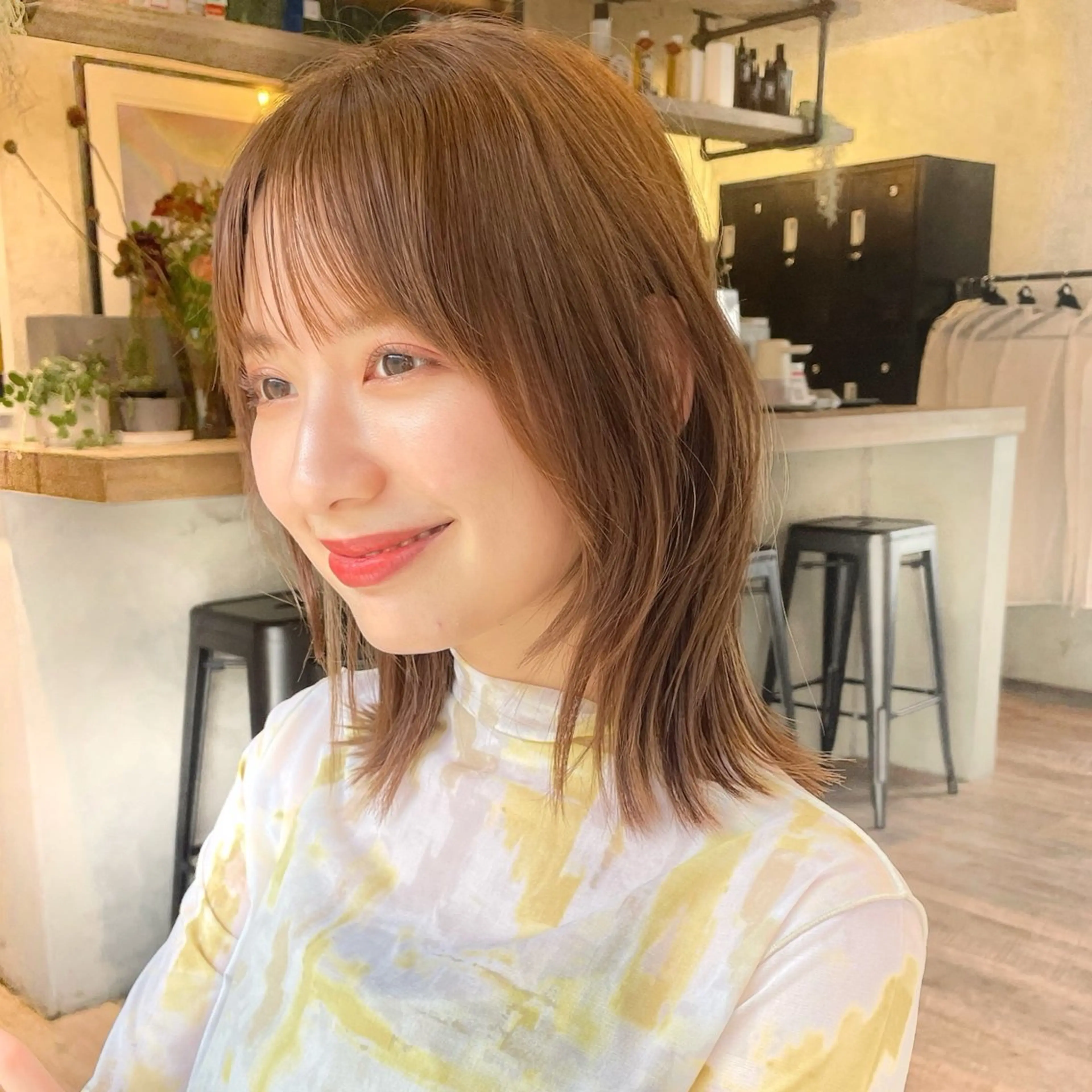 ミディアム カラー 切りっぱなしボブ ボブレイヤー ボブ くびれヘア 顔まわりレイヤー カット ヘアカラー 結べるレイヤーボブ くびれLady表参道のヘアスタイル