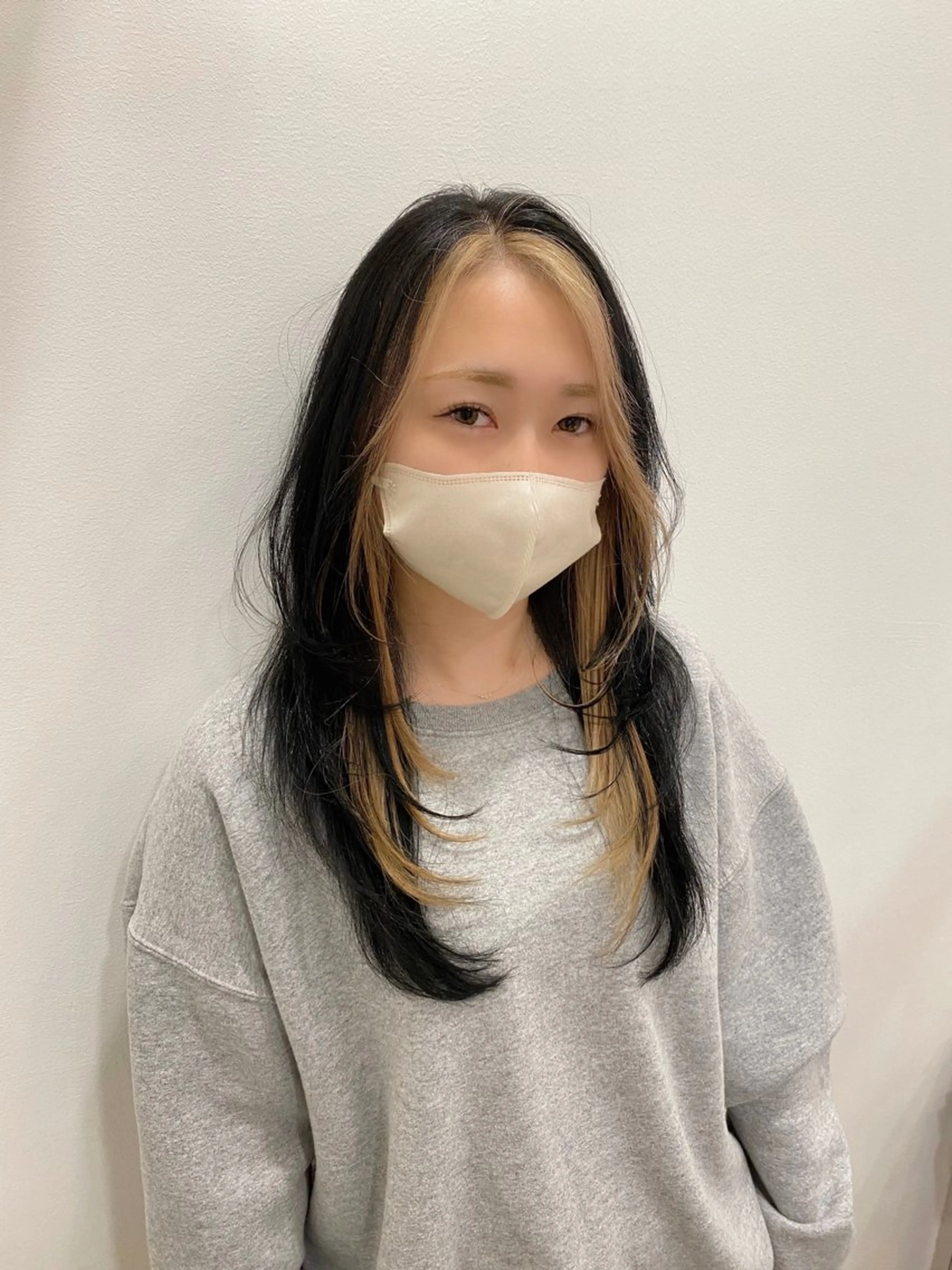 ロング カラー ミストバング ブロンド  フェイスフレーミング 顔まわりレイヤー レイヤーカット ヘアカラー トリートメント ブリーチ特化型🐯 Lita -ゆうや-のヘアスタイル