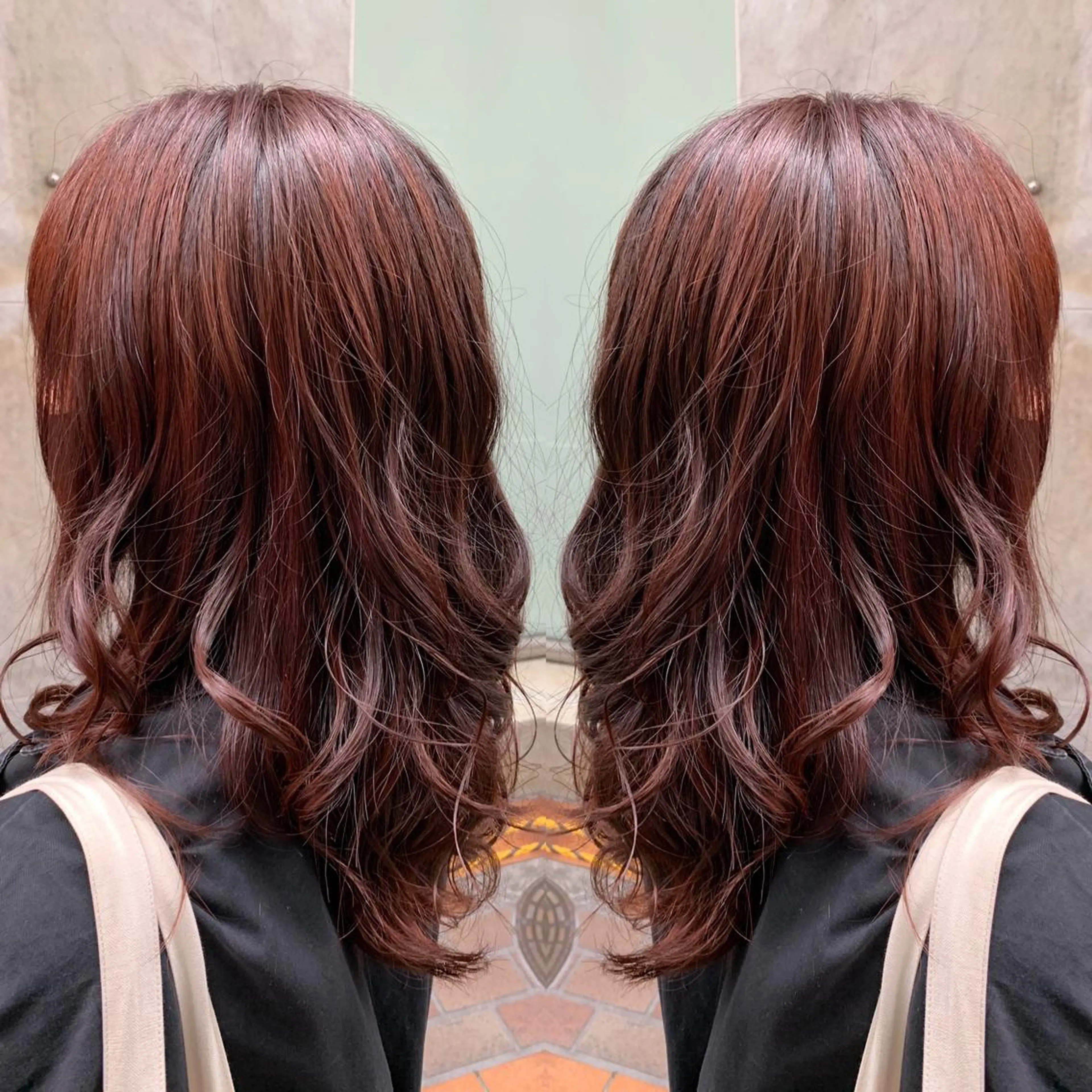 セミロング カラー アッシュ バレイヤージュ ベージュカラー ブロンド ブルーカラー レイヤーカット/ 艶カラー/RYOMAのヘアスタイル