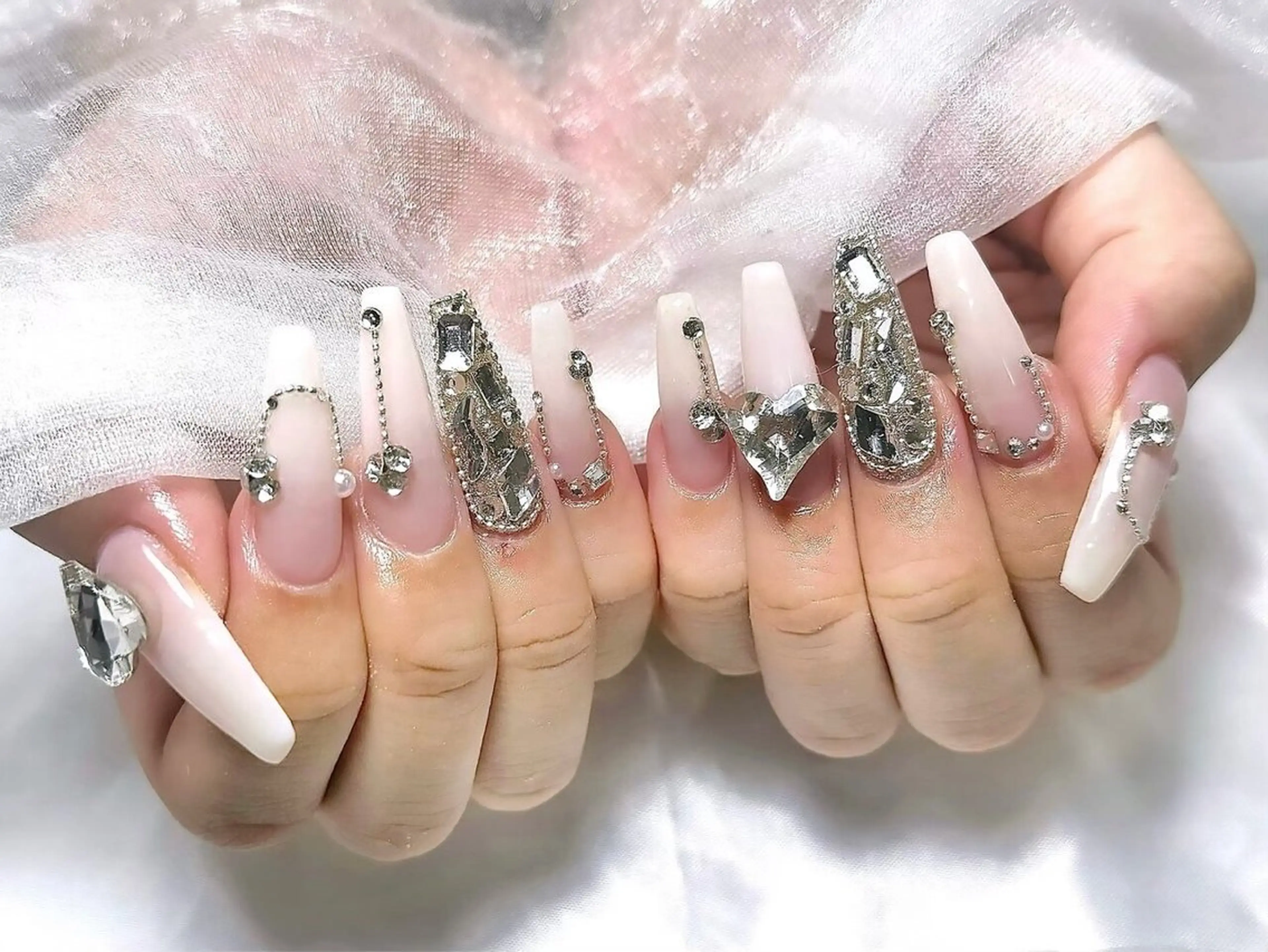 ネイル ネイルチップ Roi〈ロワ〉 Reikaのネイルデザイン