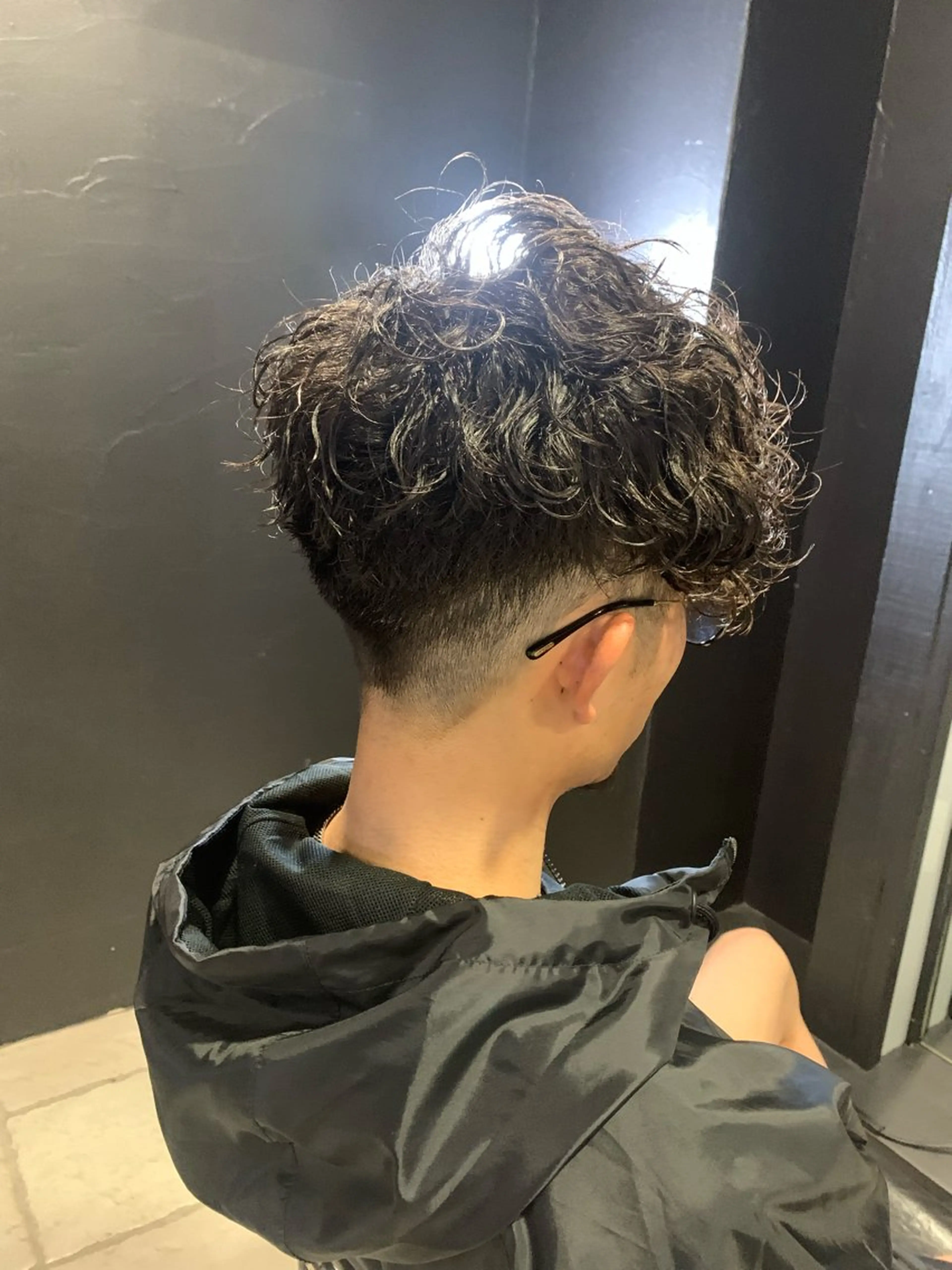 ミディアム メンズ マッシュ 波巻きパーマ メンズパーマ/難波/ 心斎橋　室園亮佑のヘアスタイル