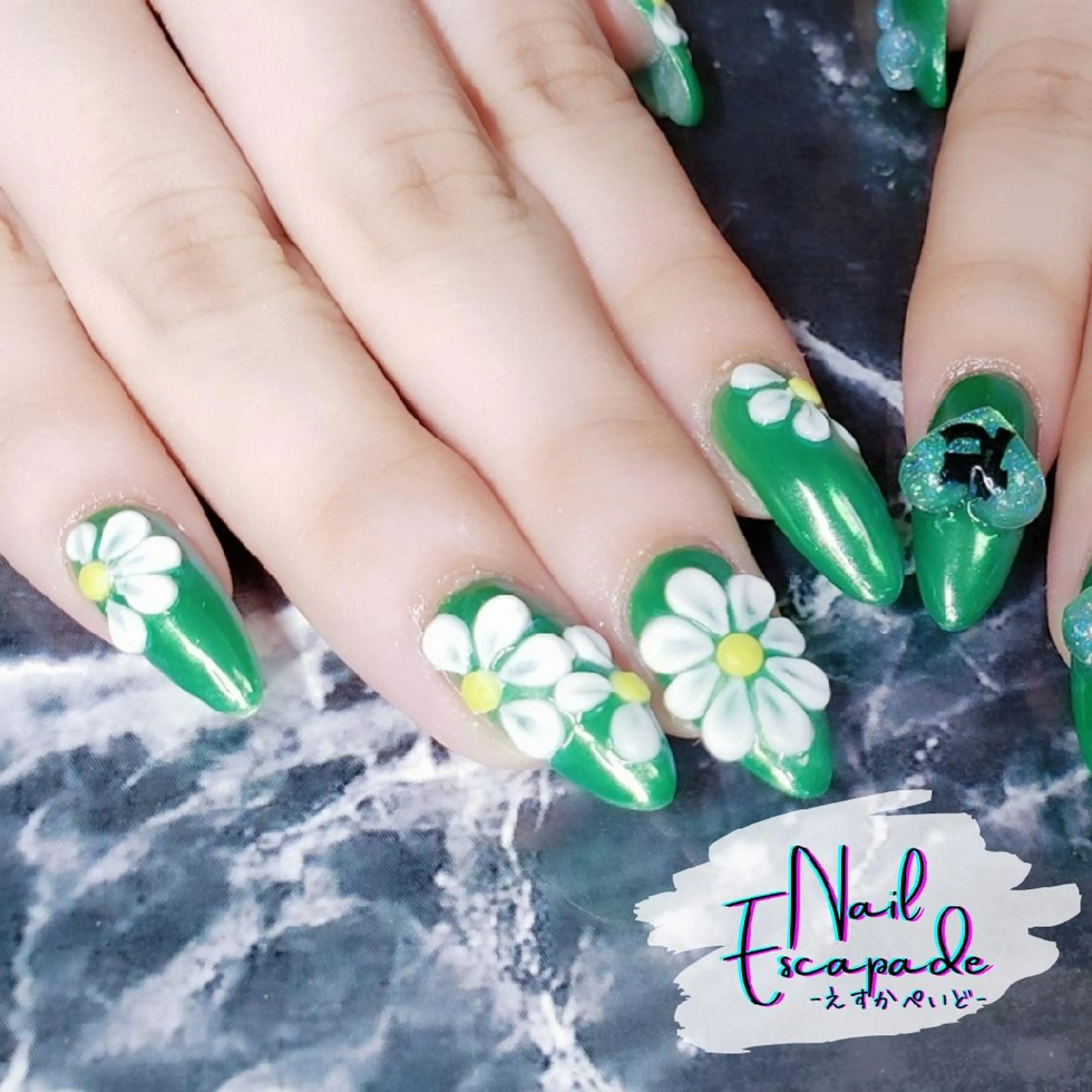 ミディアム ネイル ハンドネイル クロキ 。のネイルデザイン