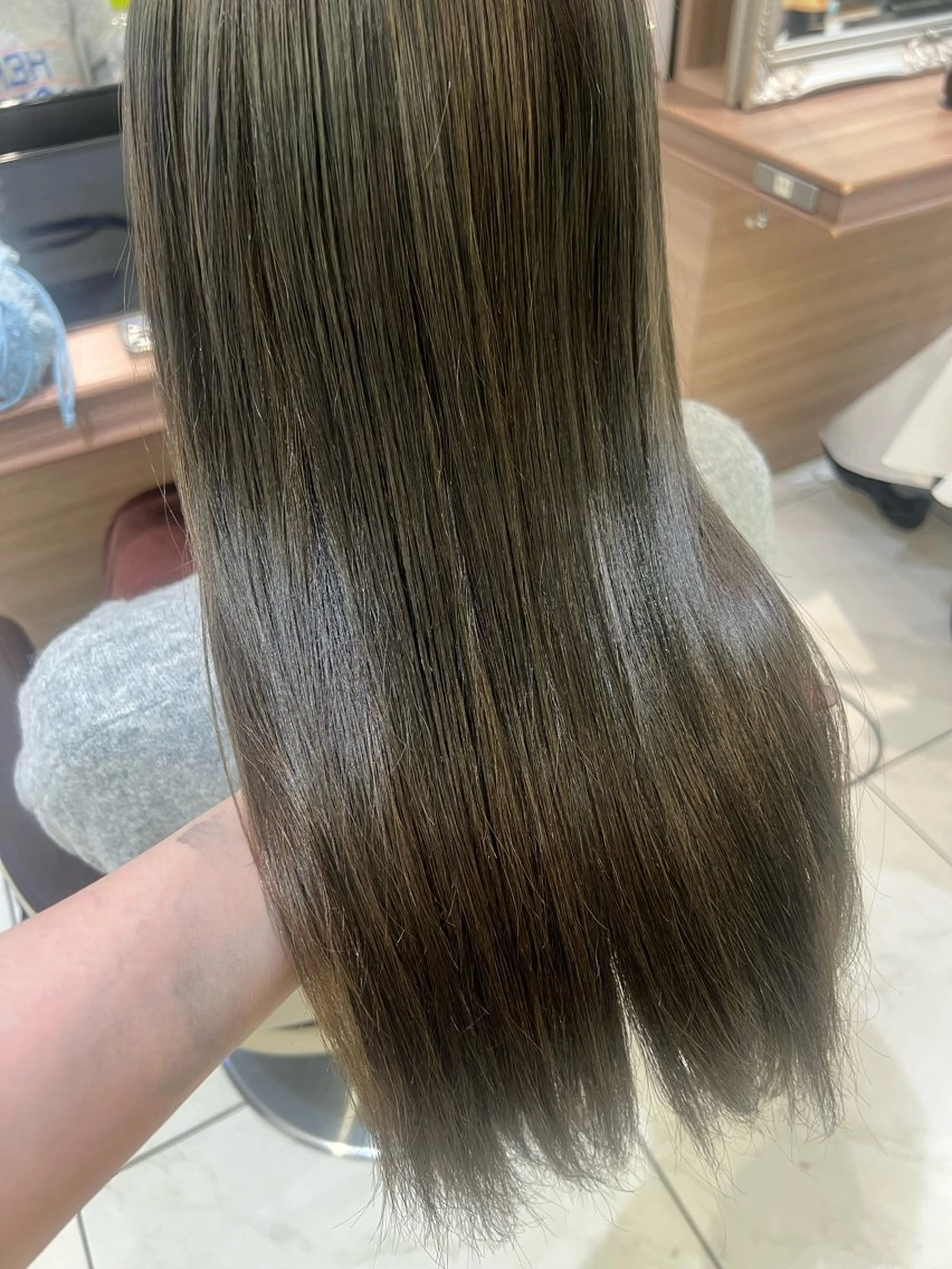 セミロング 🩰似合わせ艶カラー Kirara🐩🎀のヘアスタイル