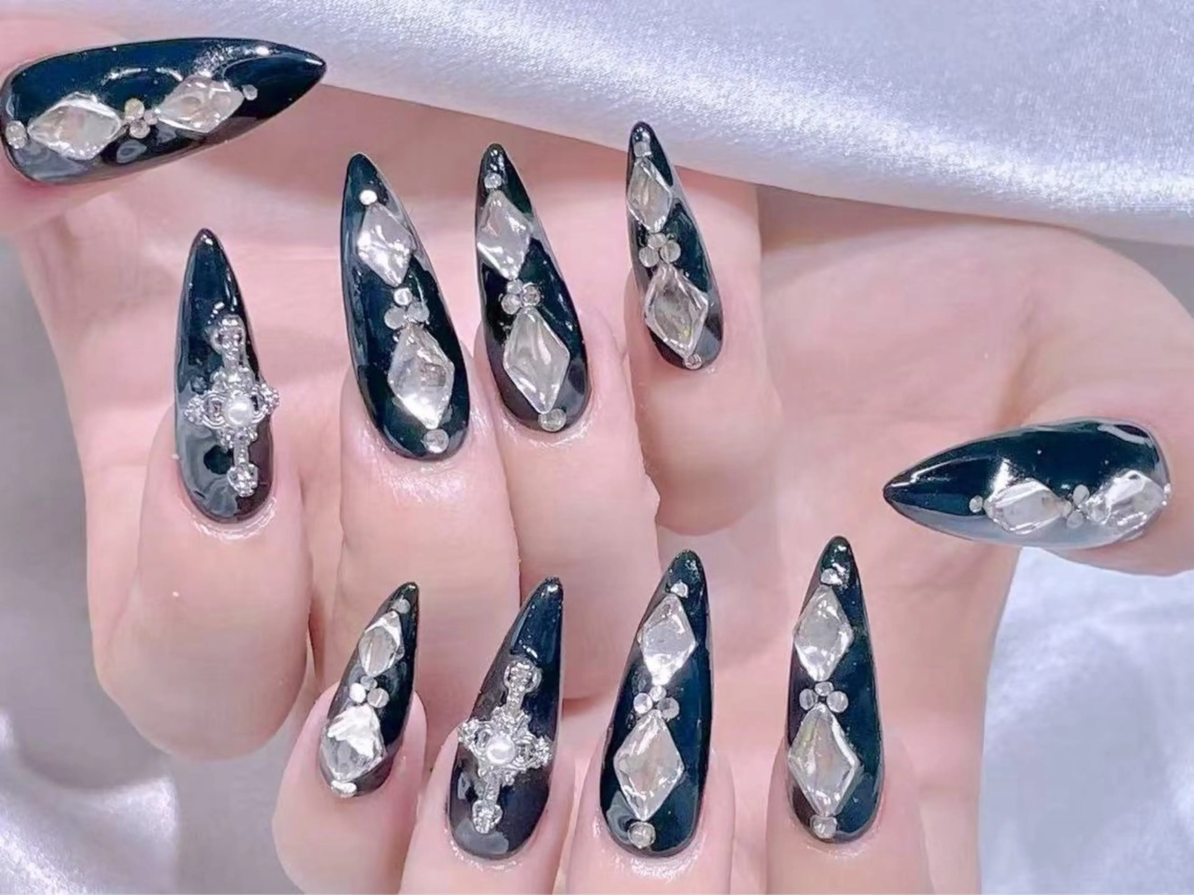 ネイル ハンドネイル リン リンのネイルデザイン