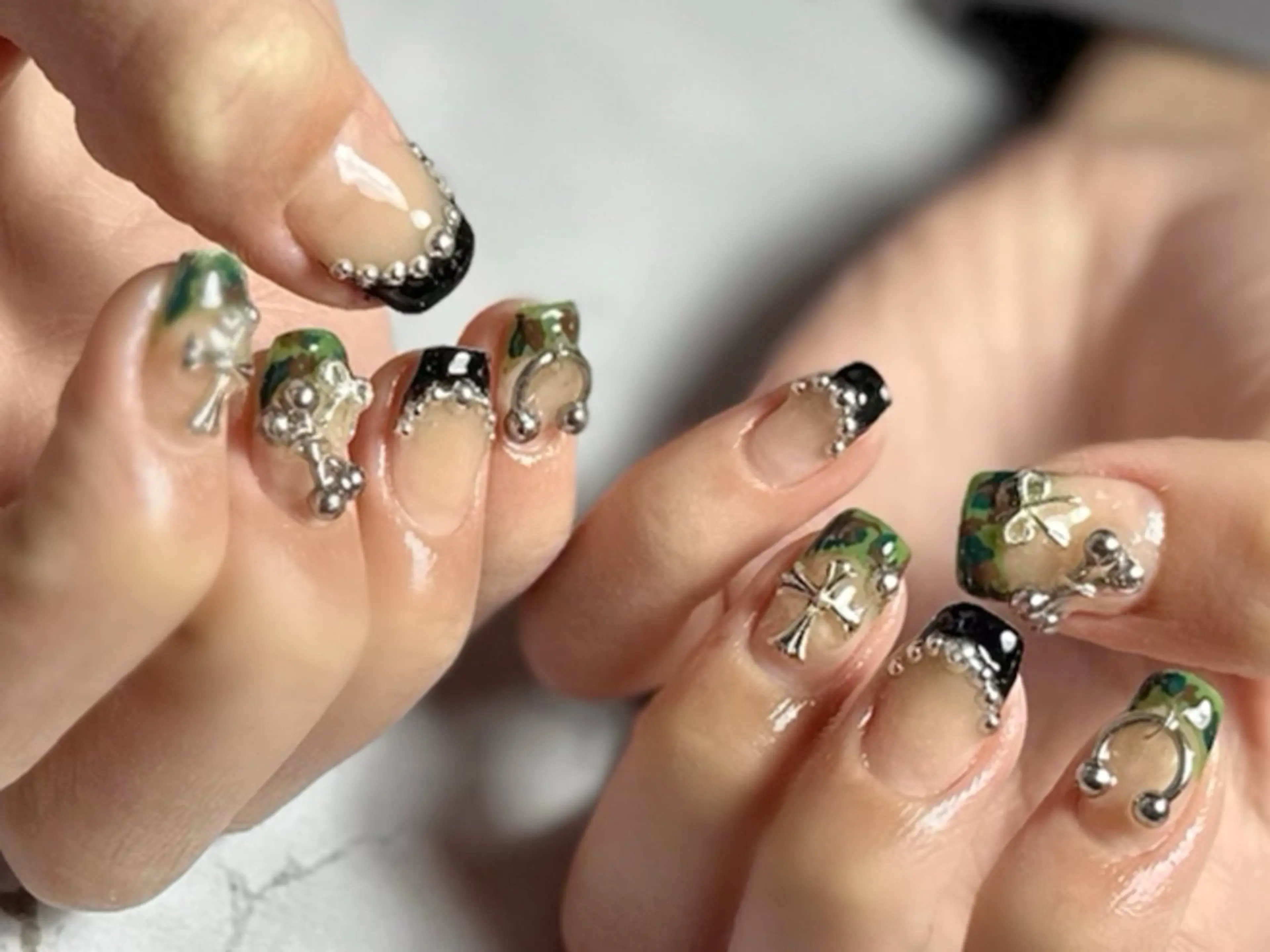 ネイル 新山 聖のネイルデザイン