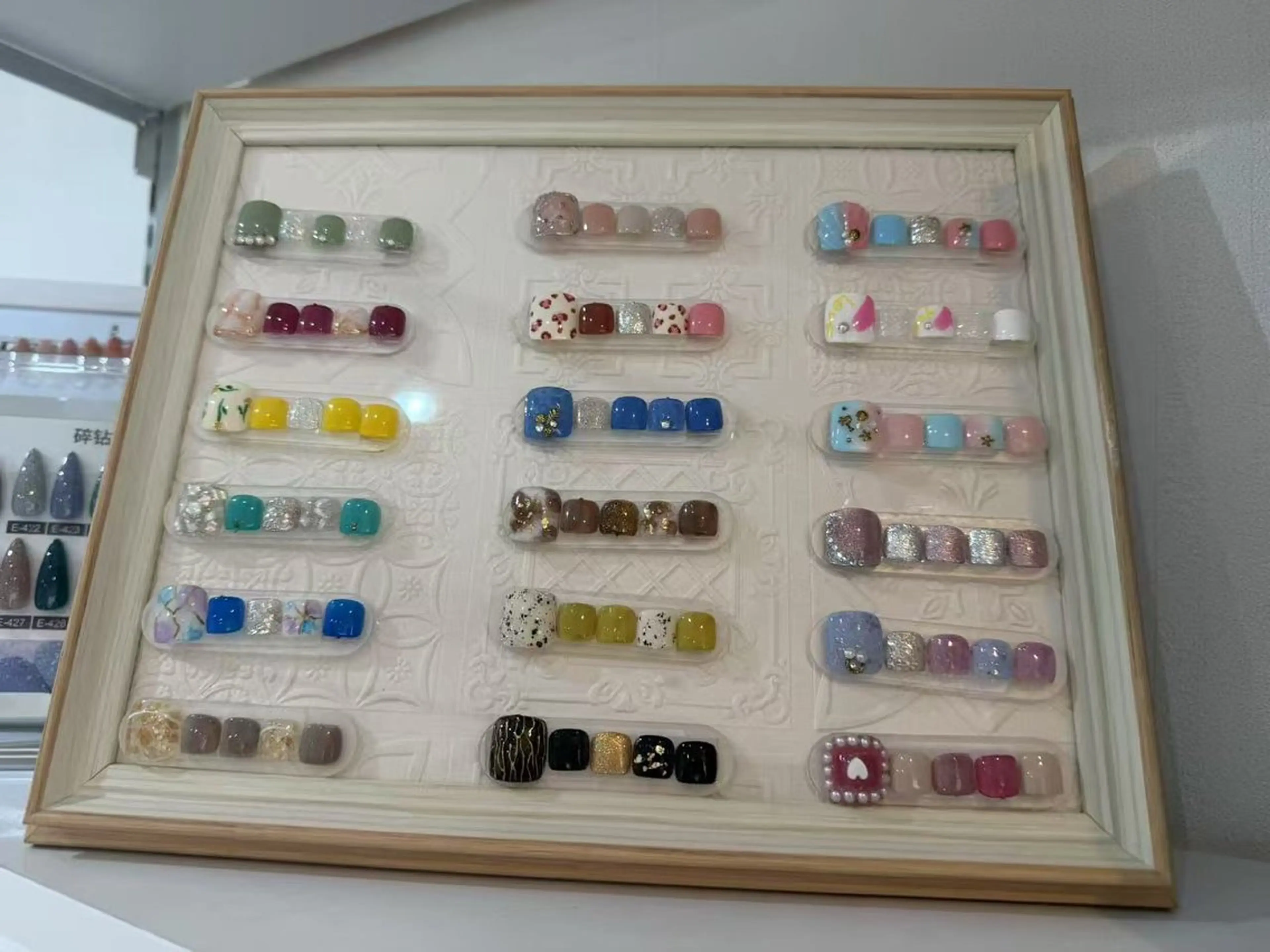 ネイル S nail salon所属・Vi Viネイル サロンのネイルデザイン