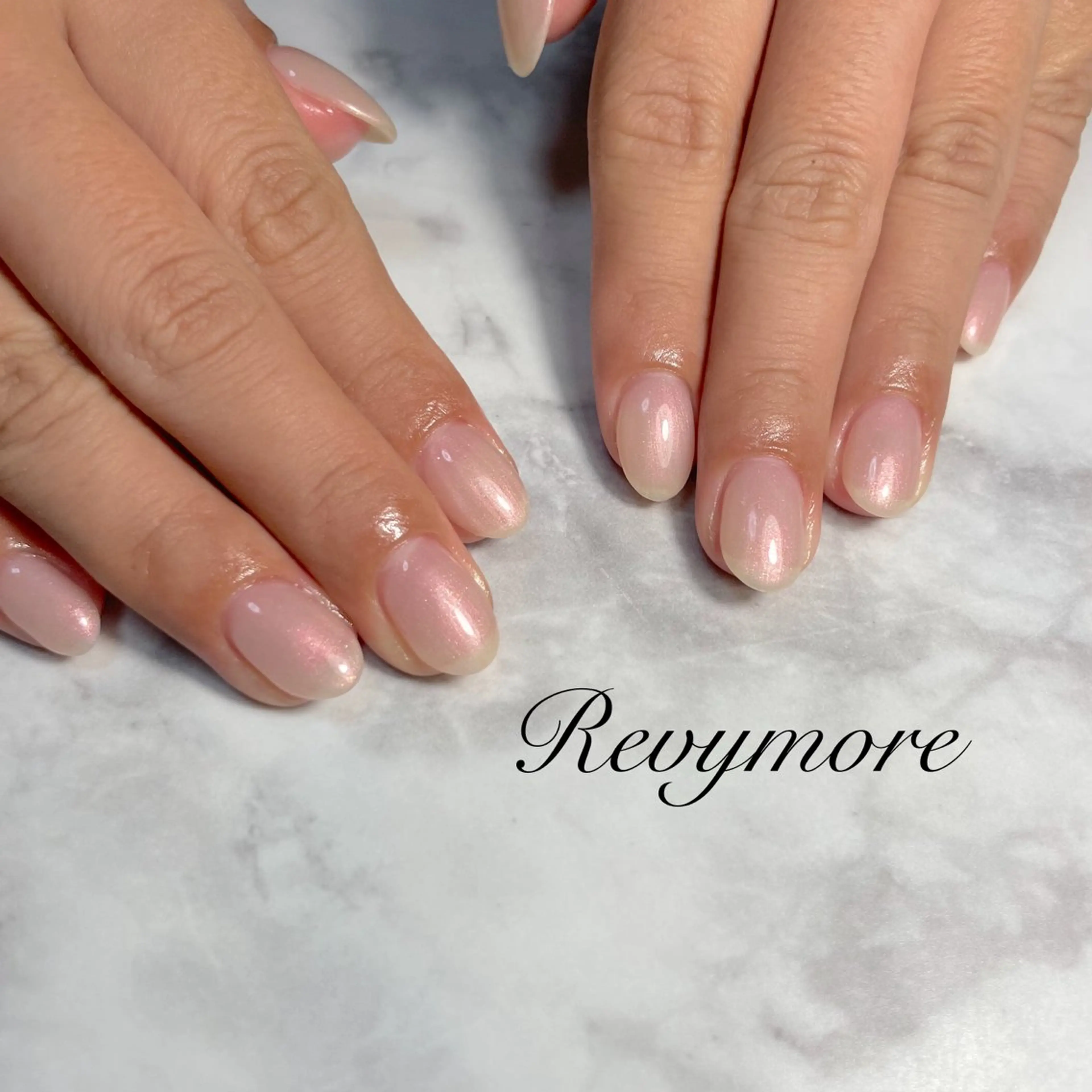 ネイル ジェルネイル ニュアンスネイル オフィスネイル シンプルネイル nail salon Revymore所属・nail salon Revymoreのネイルデザイン