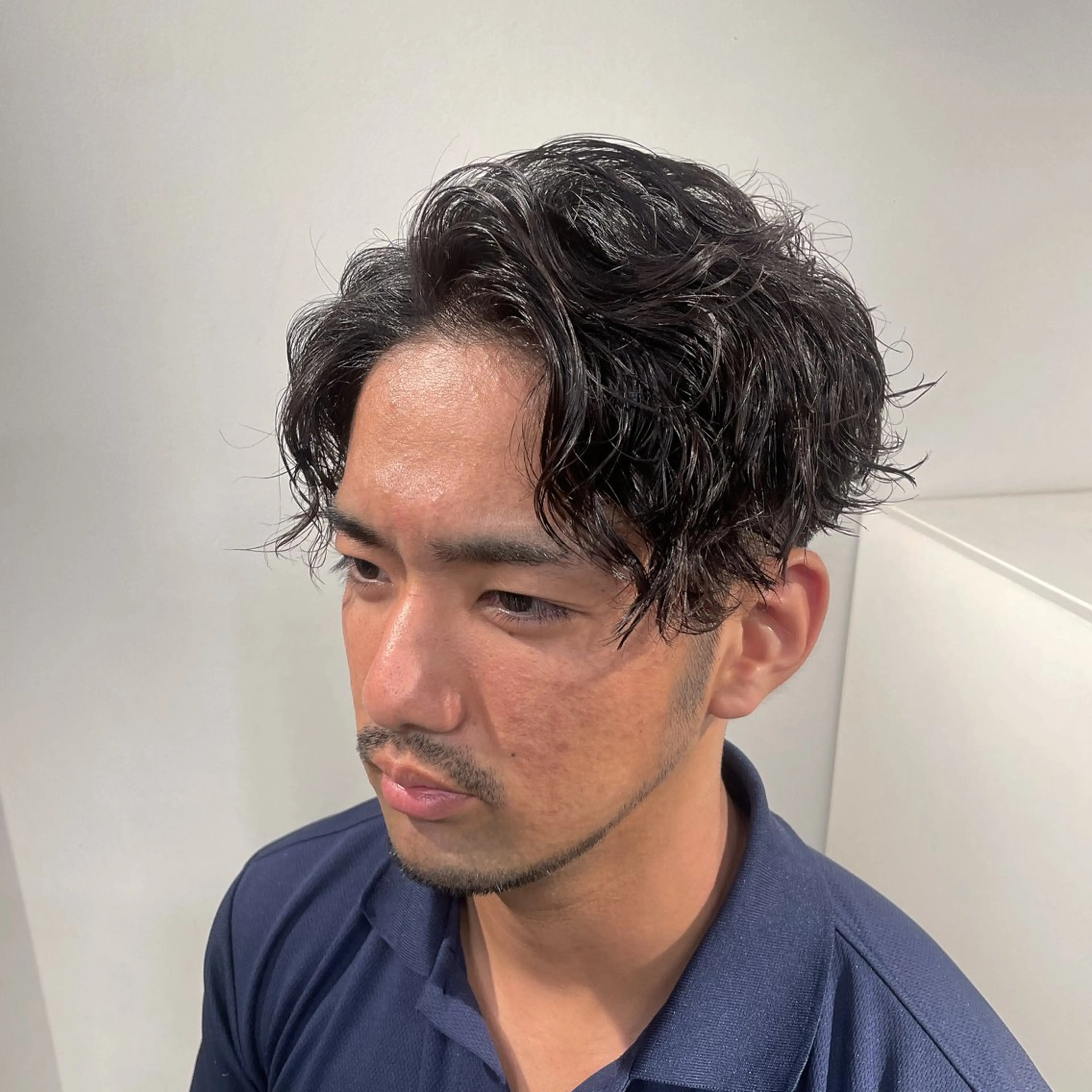 パーマ メンズ GOTODAYシェアサロン梅田店所属・まな カラー、メンズパーマのヘアスタイル