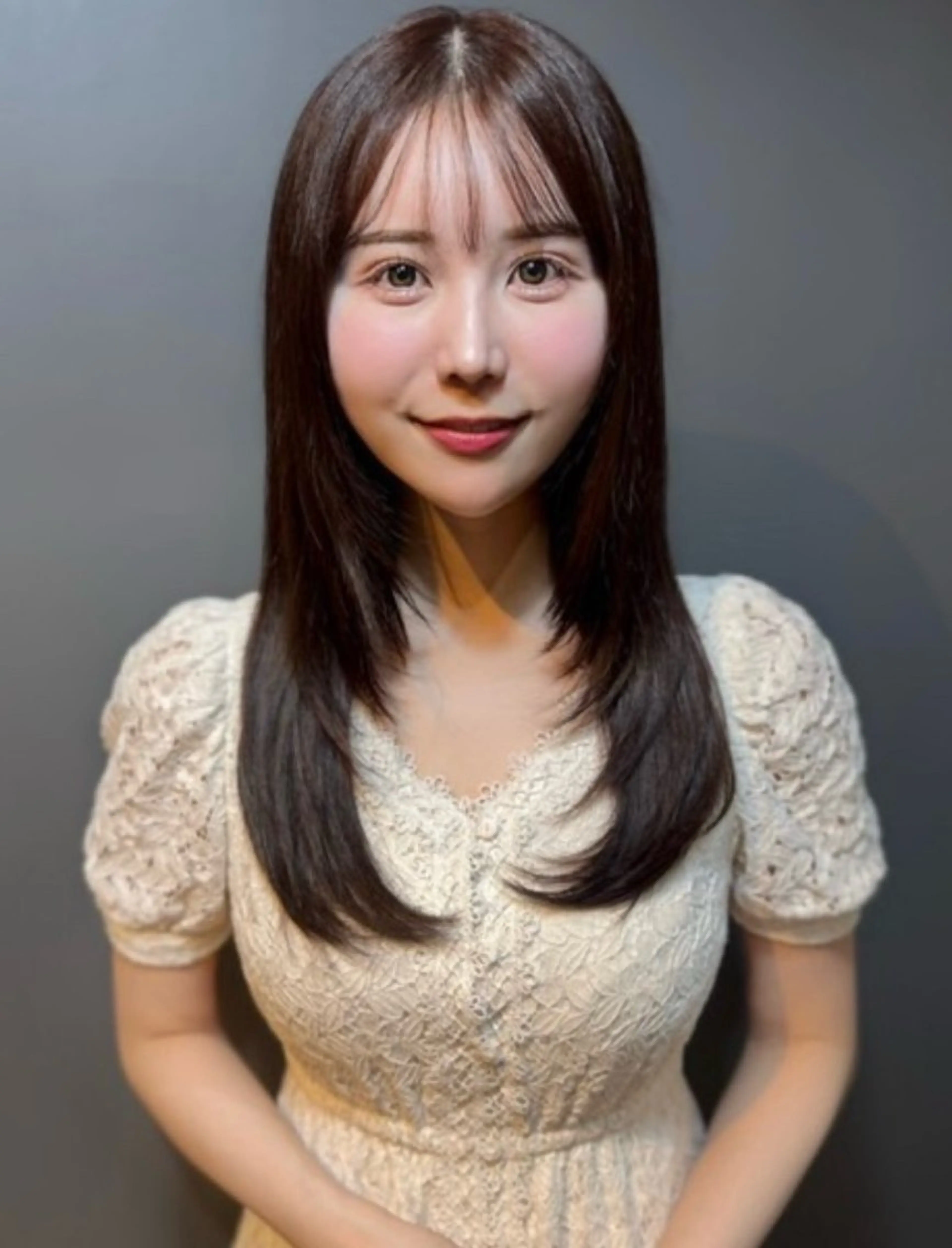 ロング 顔まわりレイヤー レイヤーカット ルセラ所属・駅前rucella 航のヘアスタイル