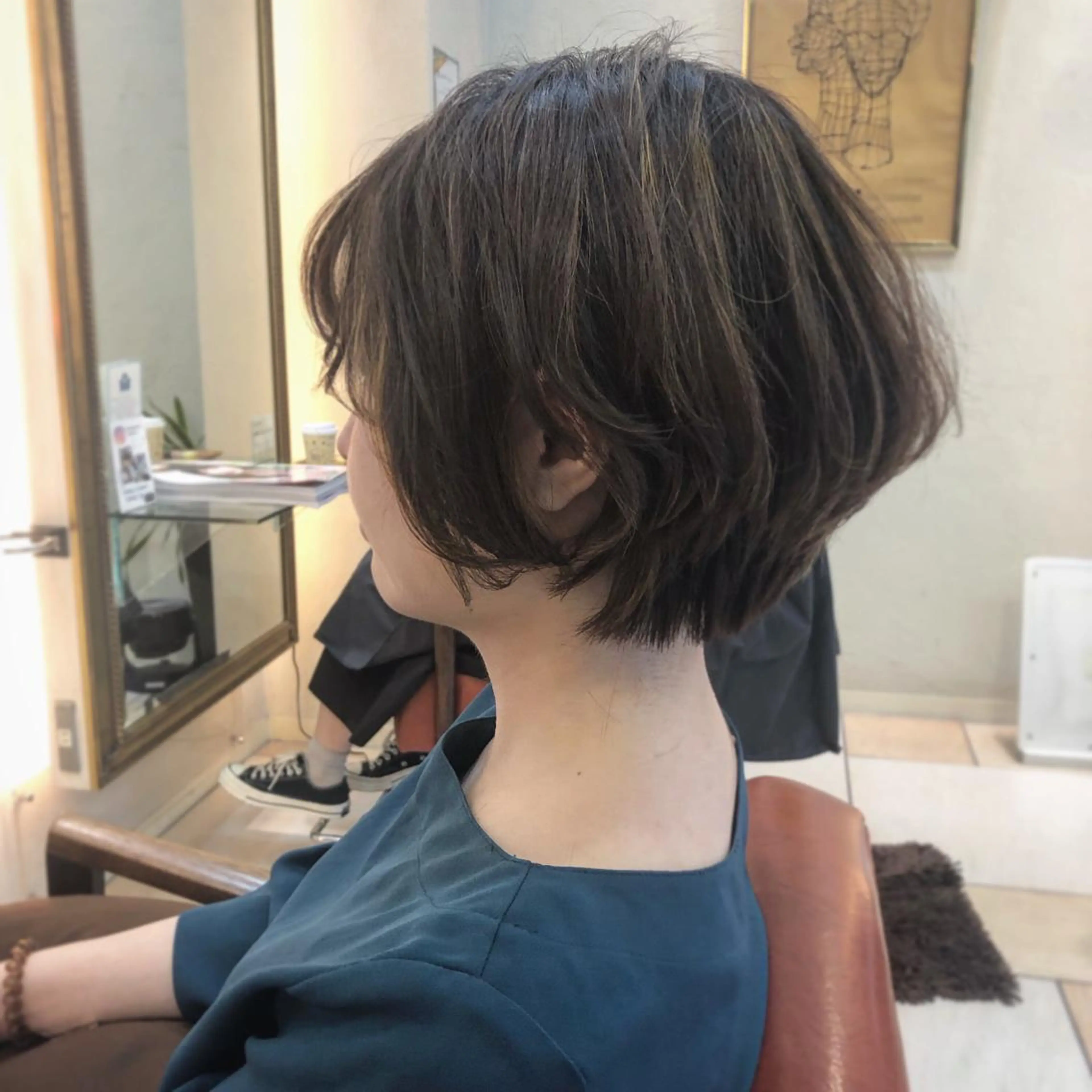 ショート カラー ショートボブ ベージュカラー ハイライトカラー ボブ ハイライト 三石 翔太のヘアスタイル