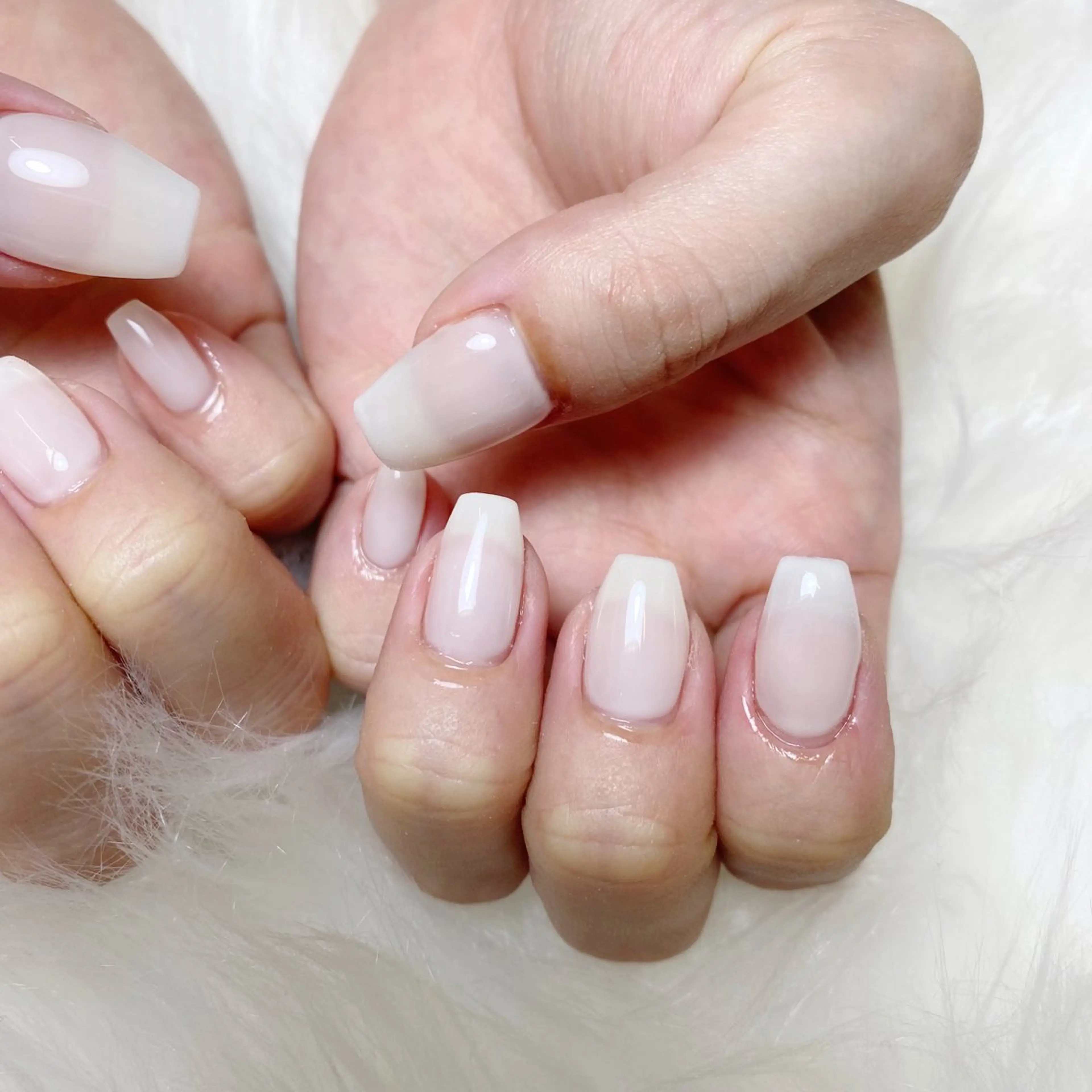 ネイル ブルー 長さ出し フットネイル フレンチネイル グラデーション ハンドネイル fein. miku🎀🍼のネイルデザイン