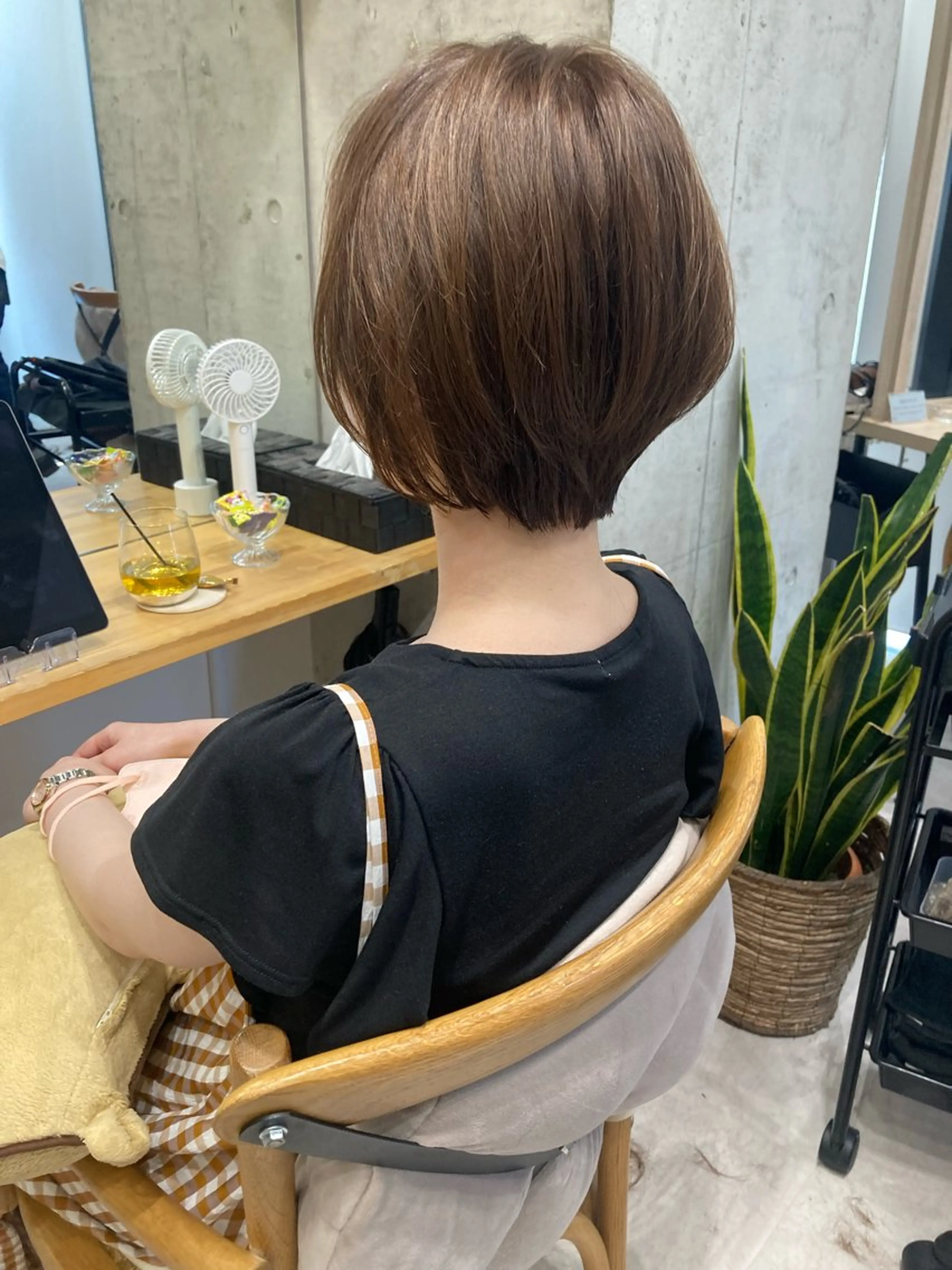 ショート ✨色持ちの良い艶 カラー✨蟹江真世のヘアスタイル