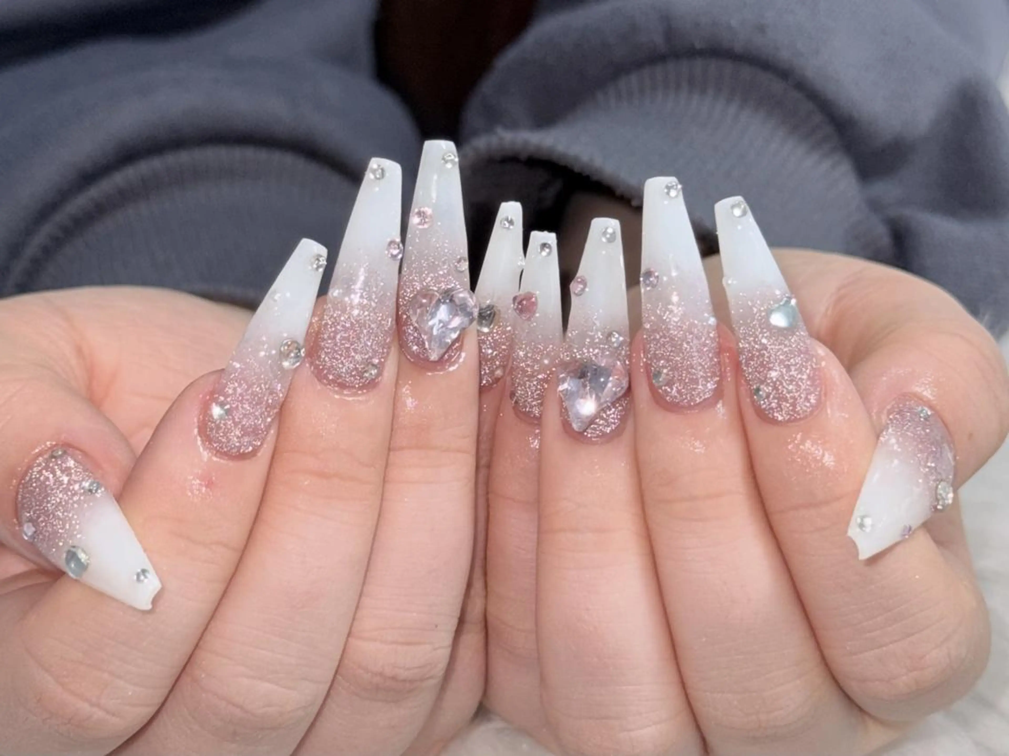 ネイル 長さ出し グラデーション 卒業式 キラキラネイル マグネットネイル アンアンBelle Nail Salonのネイルデザイン