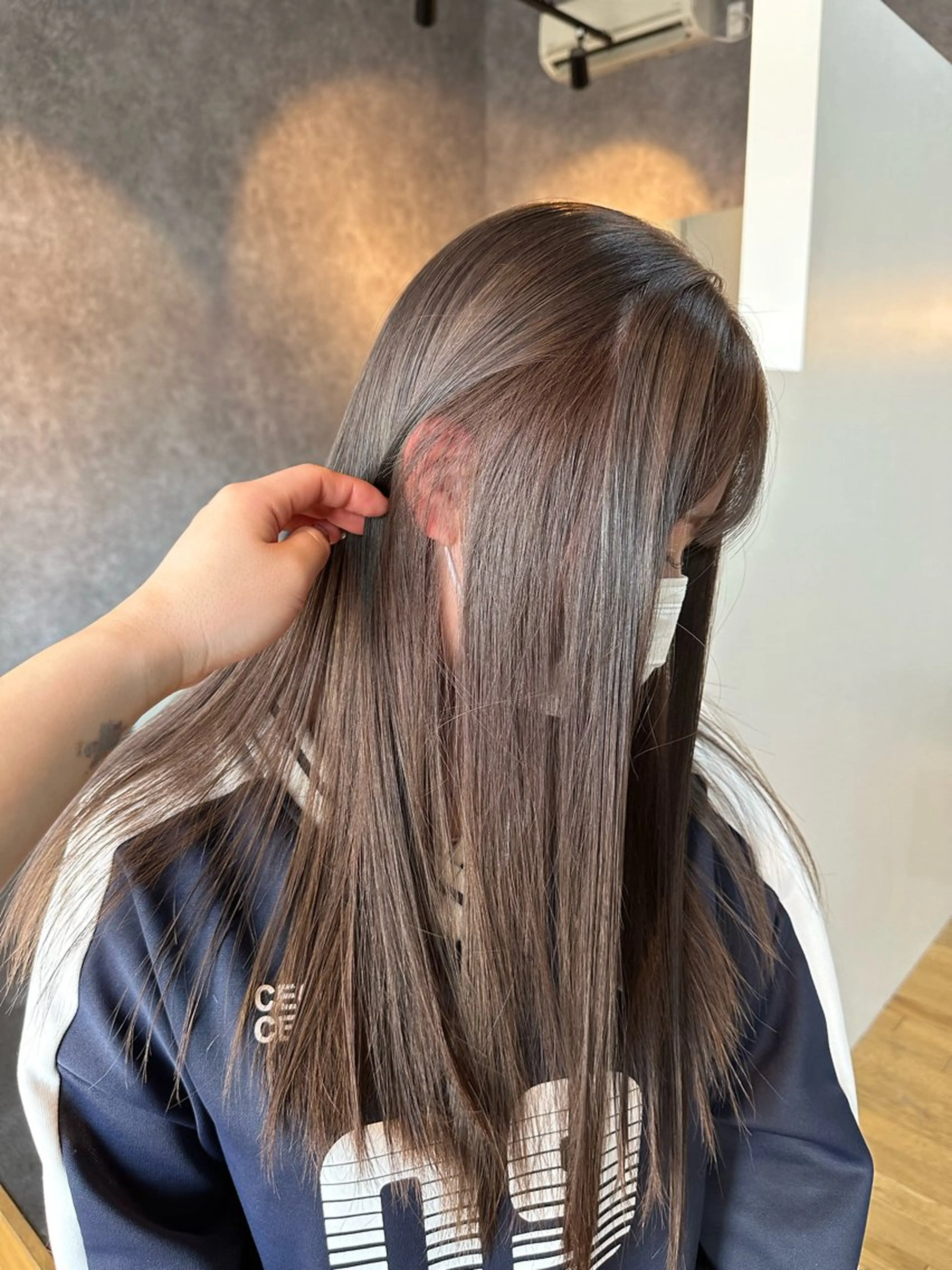 ロング ヘアカラー トリートメント 坂庭 美夢のヘアスタイル