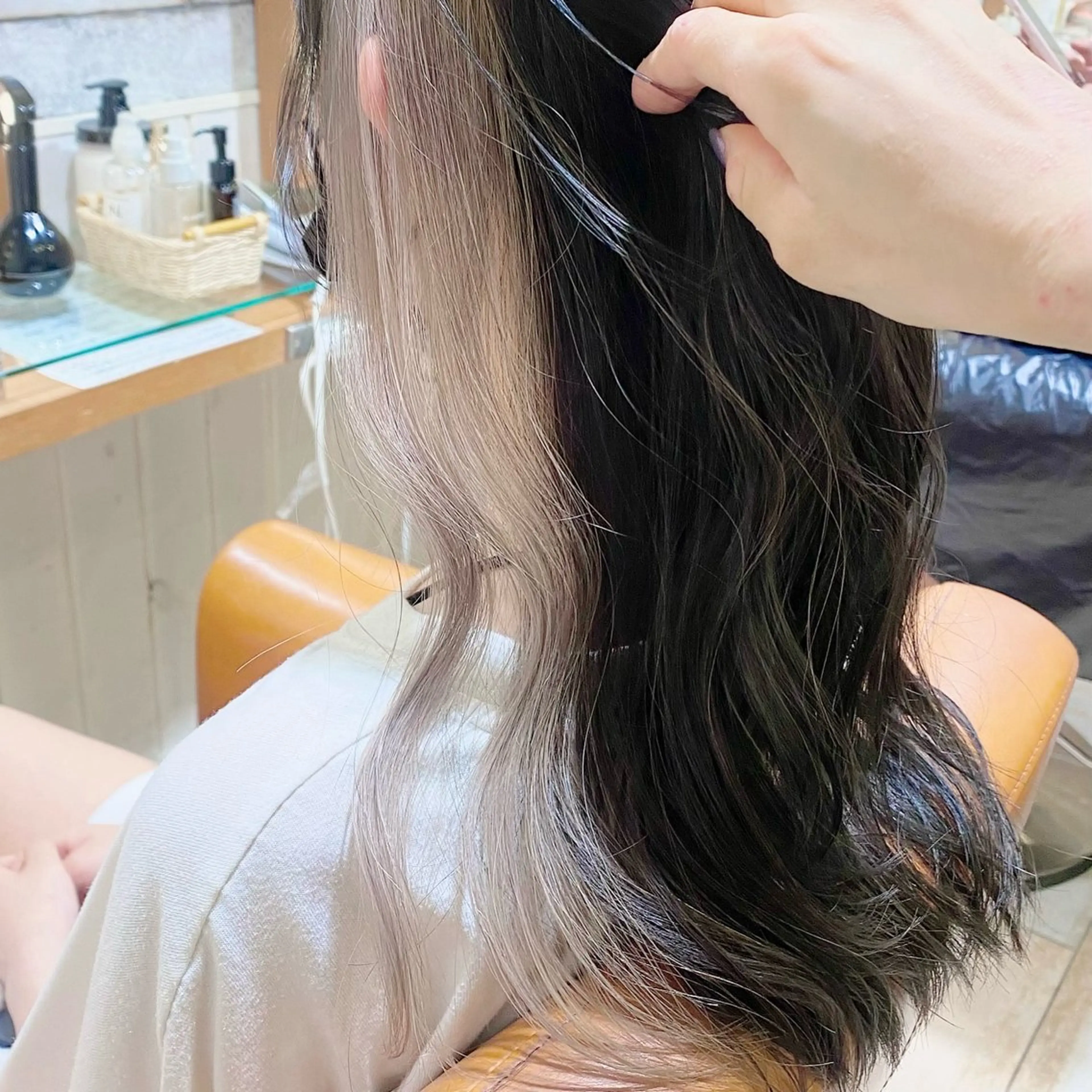 セミロング ヘアカラー 🌸小島友梨香🌸 ブリーチカラーのヘアスタイル