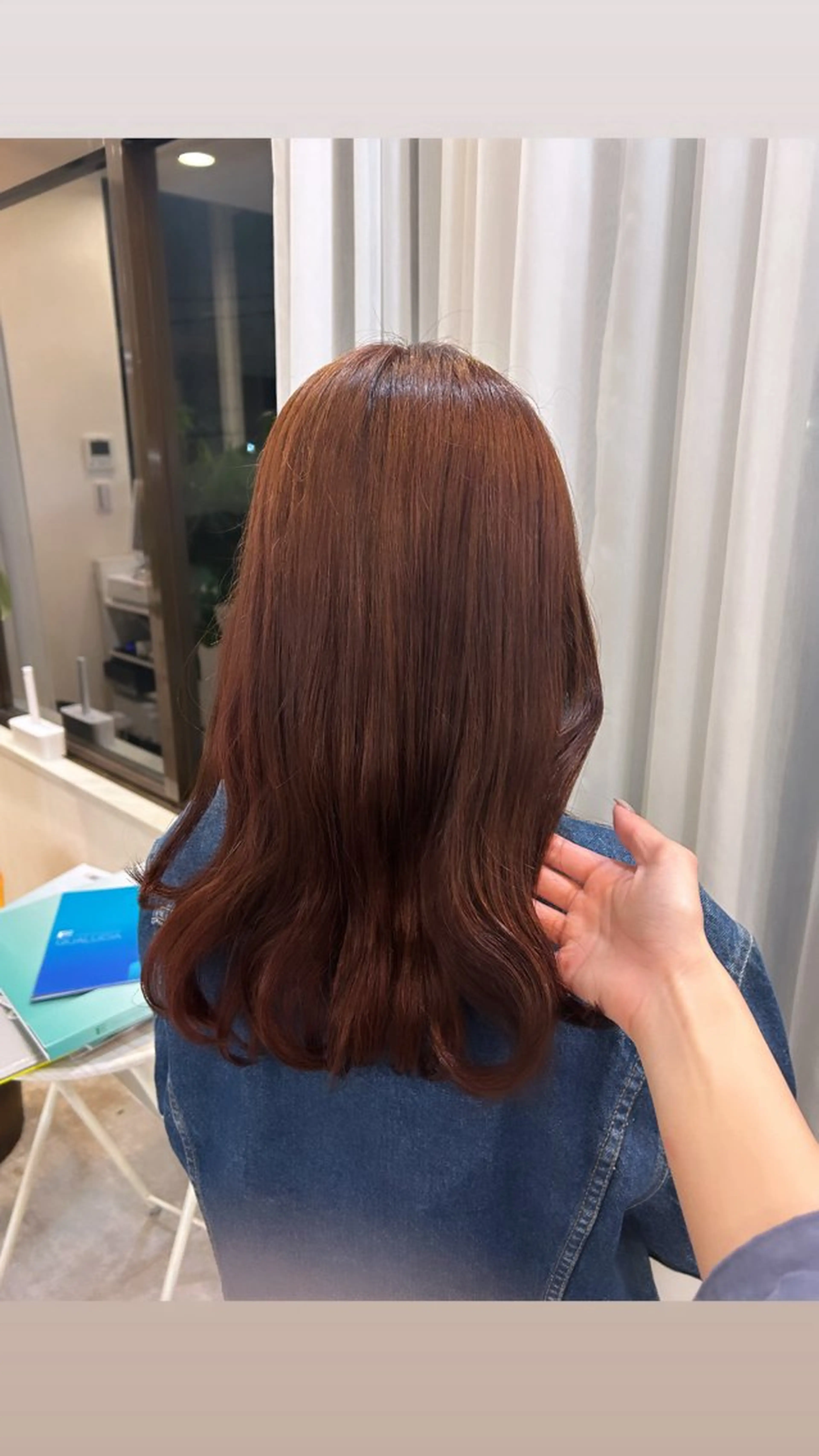 セミロング カラー suri-ru hair【スリールヘアー】所属・FURUSAWA AOIのヘアスタイル