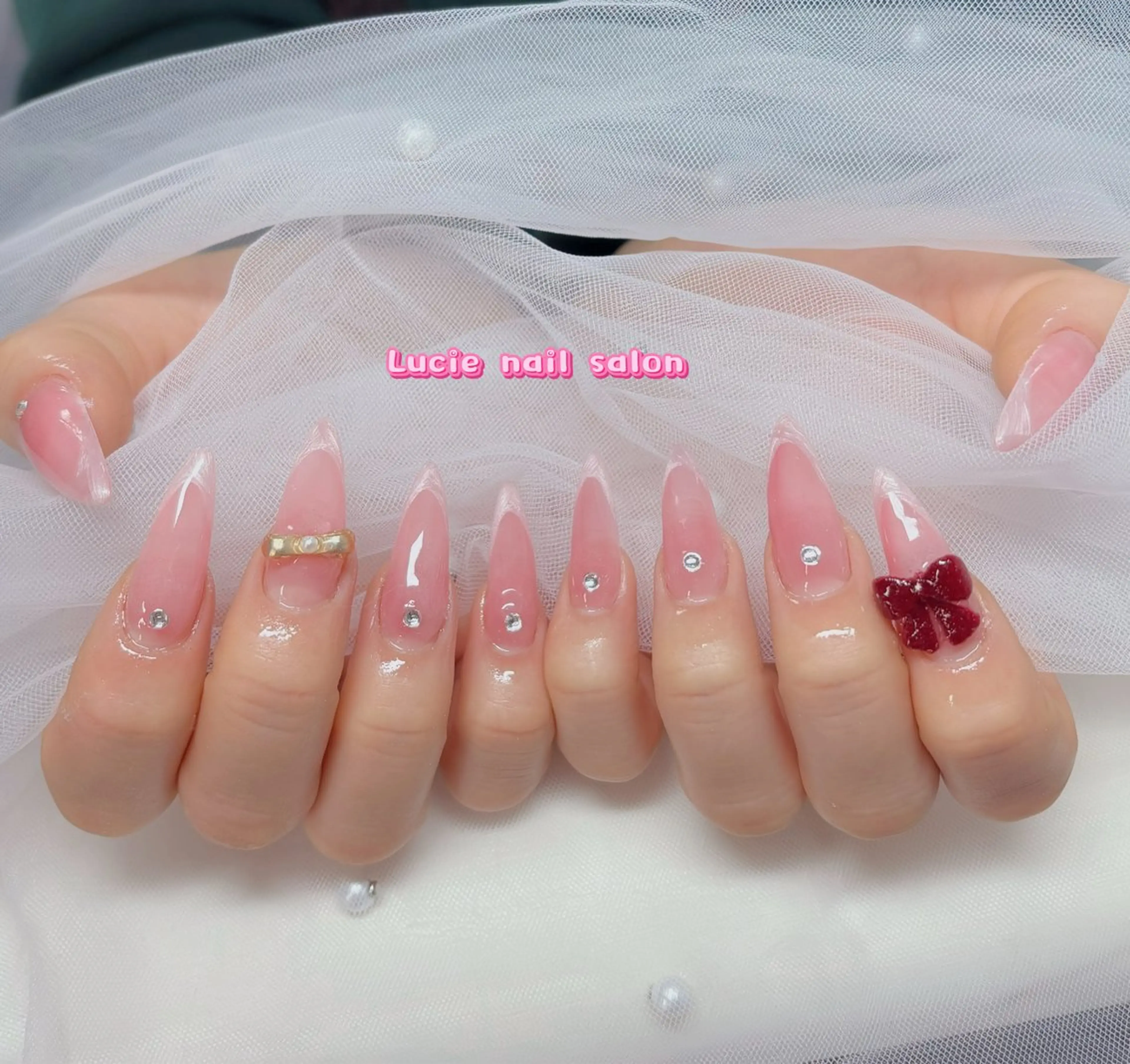 ネイル ボルドー チークネイル 成人式 フレンチネイル キラキラネイル ハンドネイル LUCIE NAIL SALON所属・LU CIEのネイルデザイン