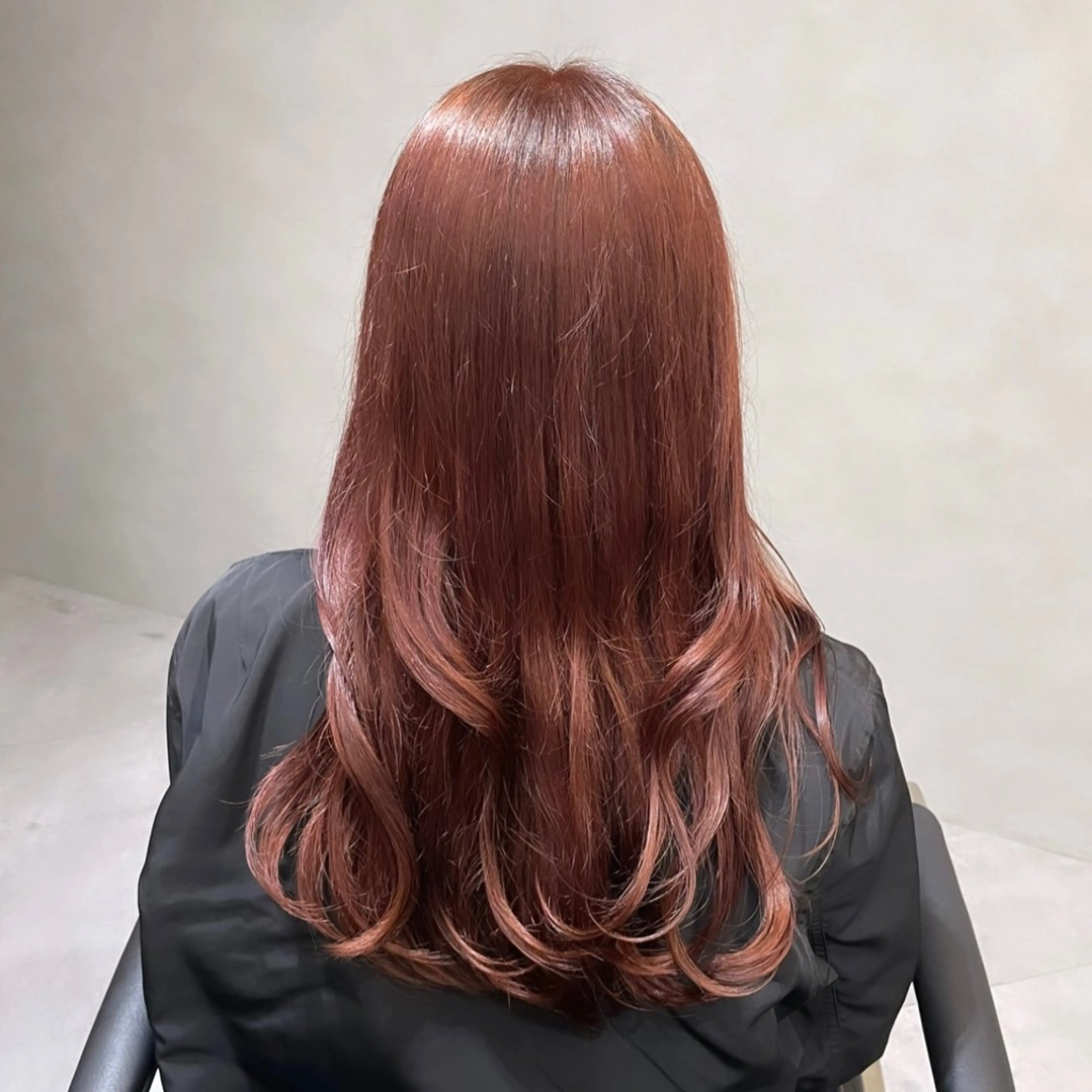 セミロング カラー ブリーチ ダブルカラー ブリーチなしカラー レッドカラー ヘアカラー Rui/透明感カラー 暖色/レイヤーカットのヘアスタイル