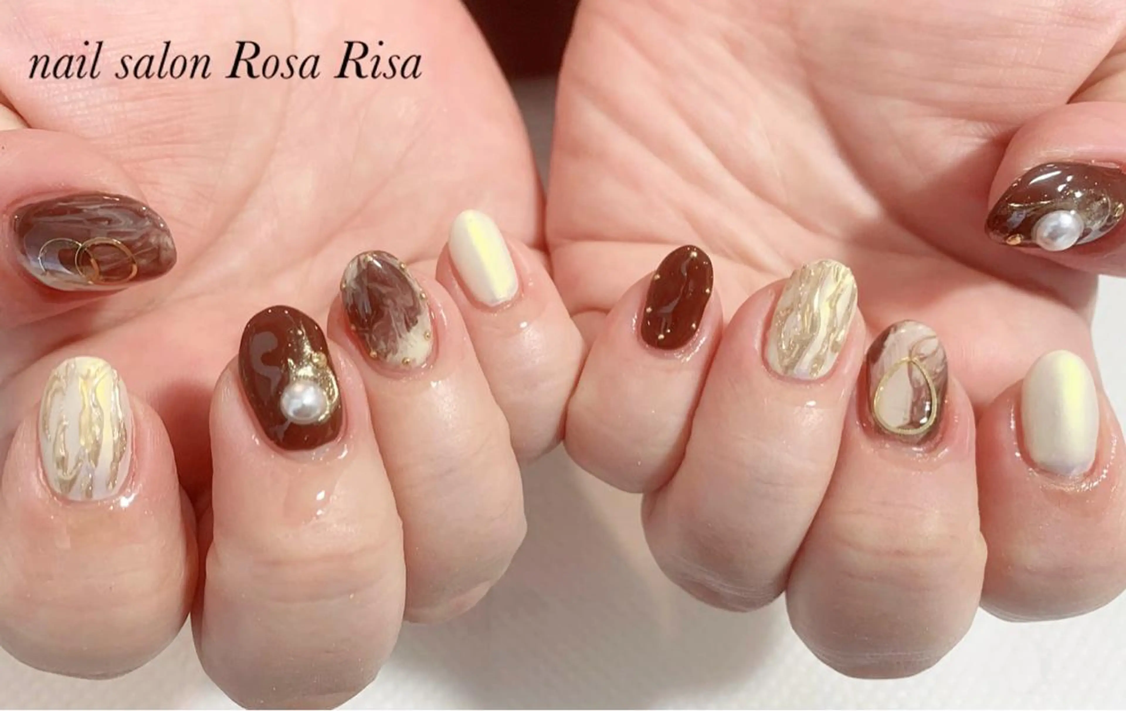 ショート ネイル ニュアンスネイル バレンタイン ハンドネイル ネイルスタジオ シェイクユアハンズのネイルデザイン