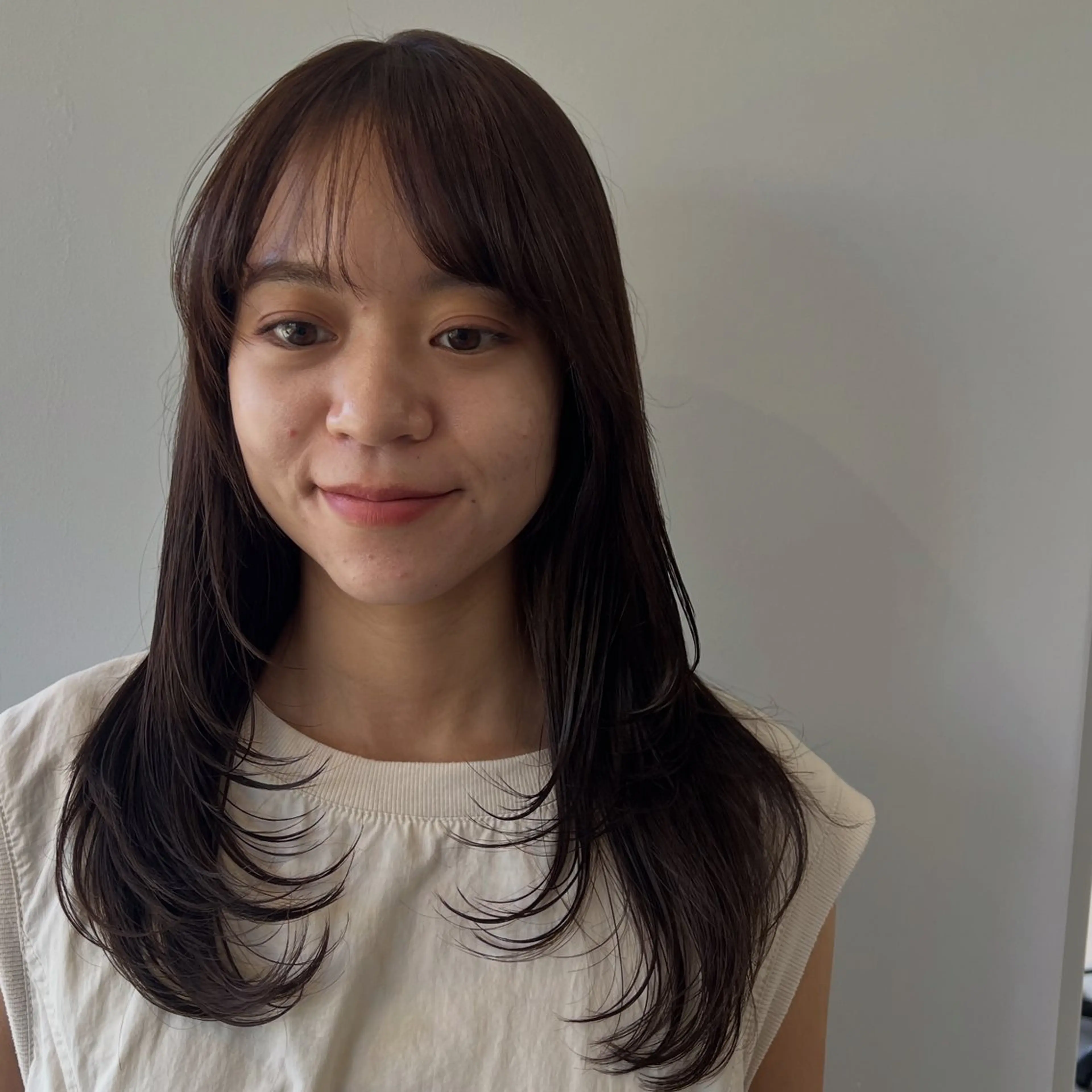 セミロング 深堀 さくらのヘアスタイル