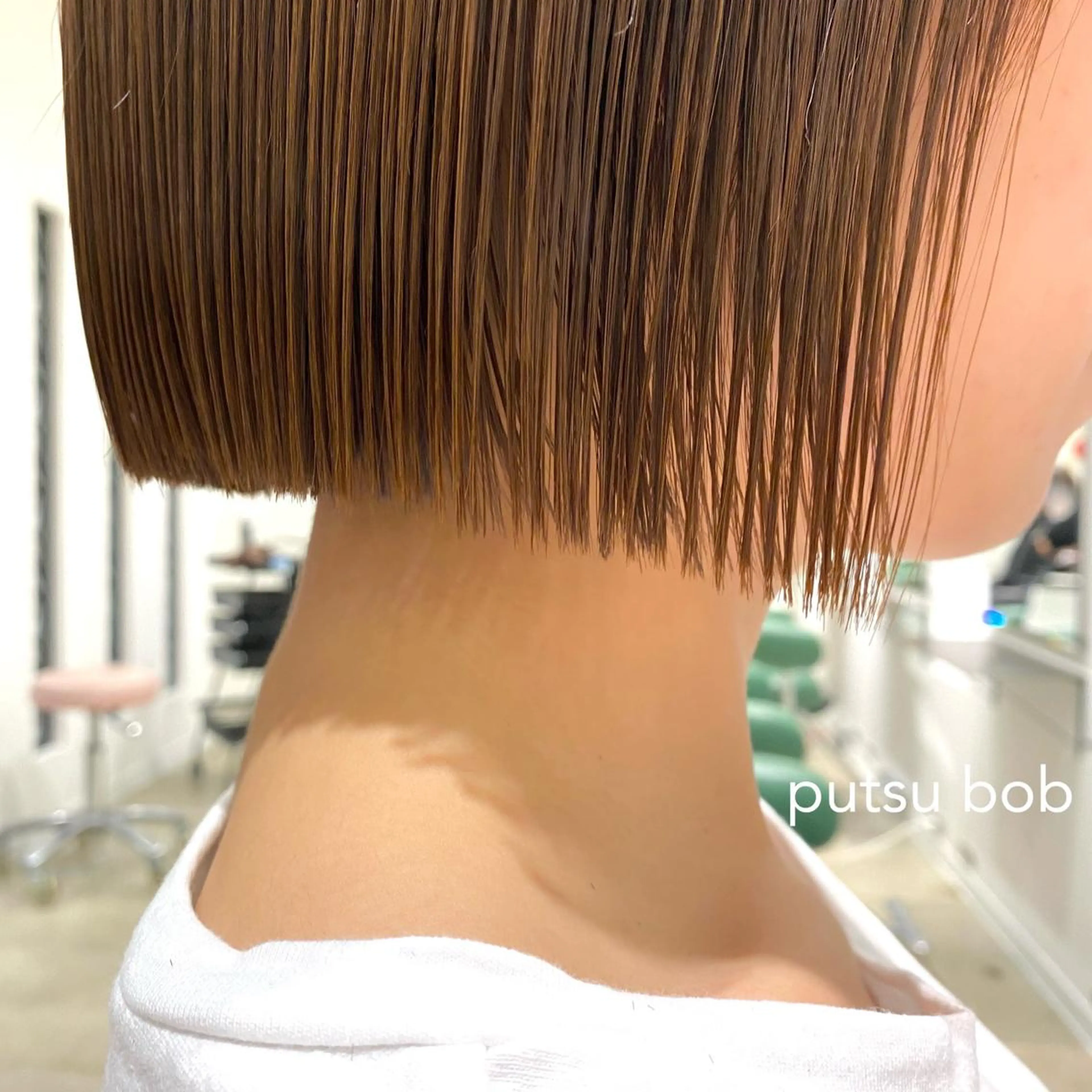 ショート カラー 切りっぱなしボブ イルミナカラー ボブ センターパート/ 暖色カラーayuのヘアスタイル