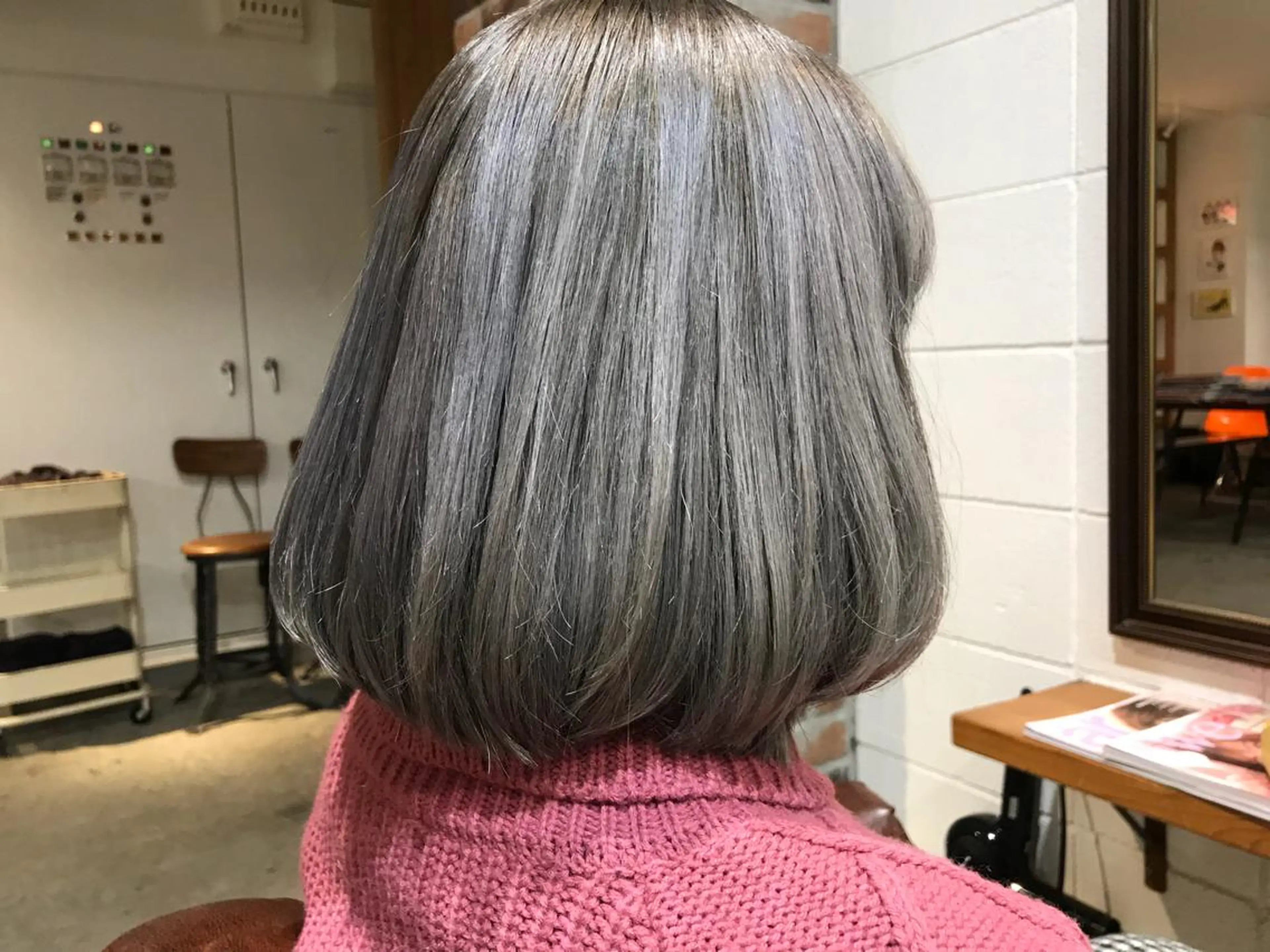 ショート カラー アッシュ ブリーチ シルバー シルバーアッシュ 竹嶌 健吾のヘアスタイル