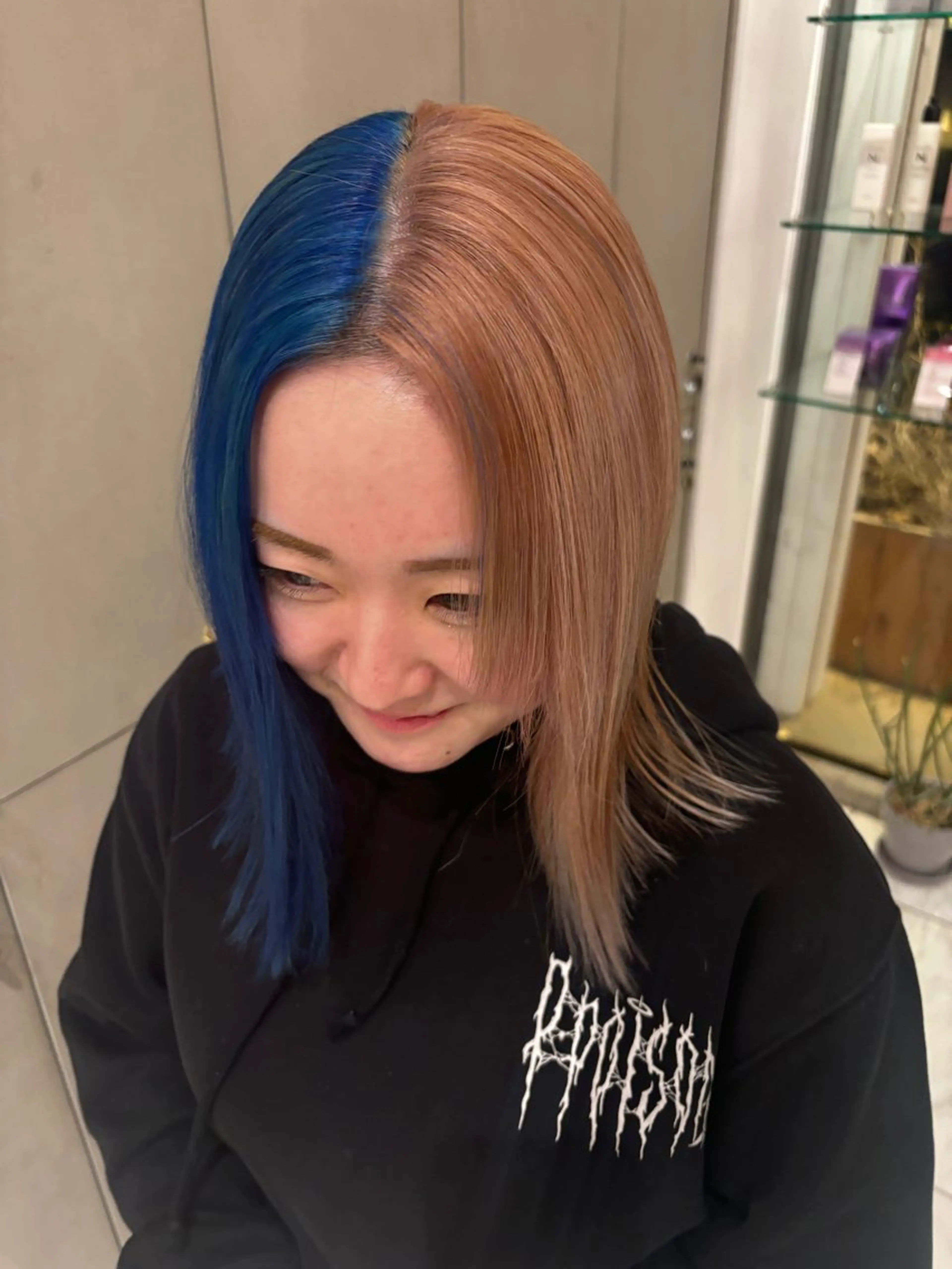 セミロング ️🩵RINKA/ ハイトーンカラー🩵のヘアスタイル