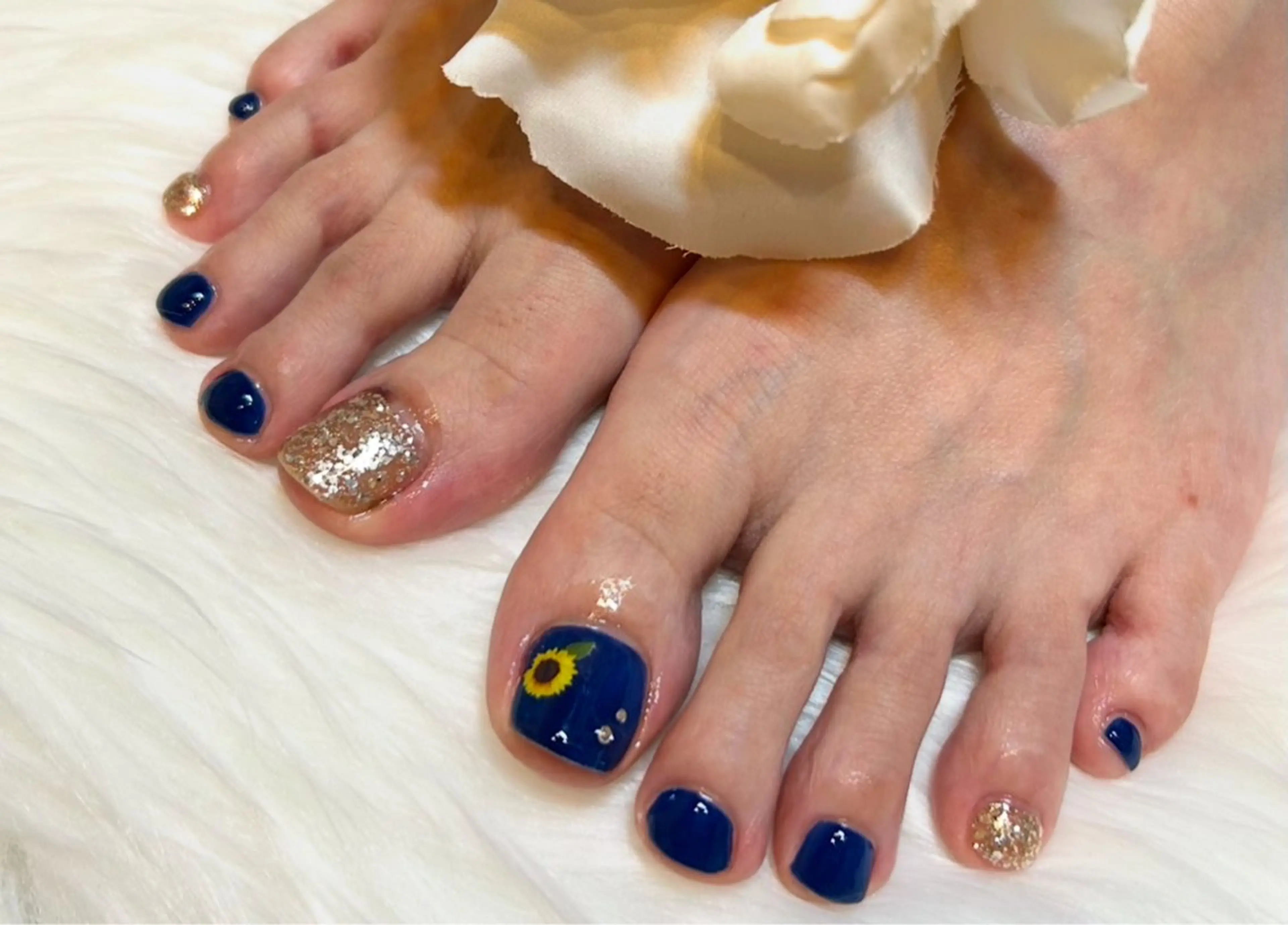 ネイル 持ち込み フットネイル 頑張る女性の味方✴︎ M.i　nail ♡のネイルデザイン