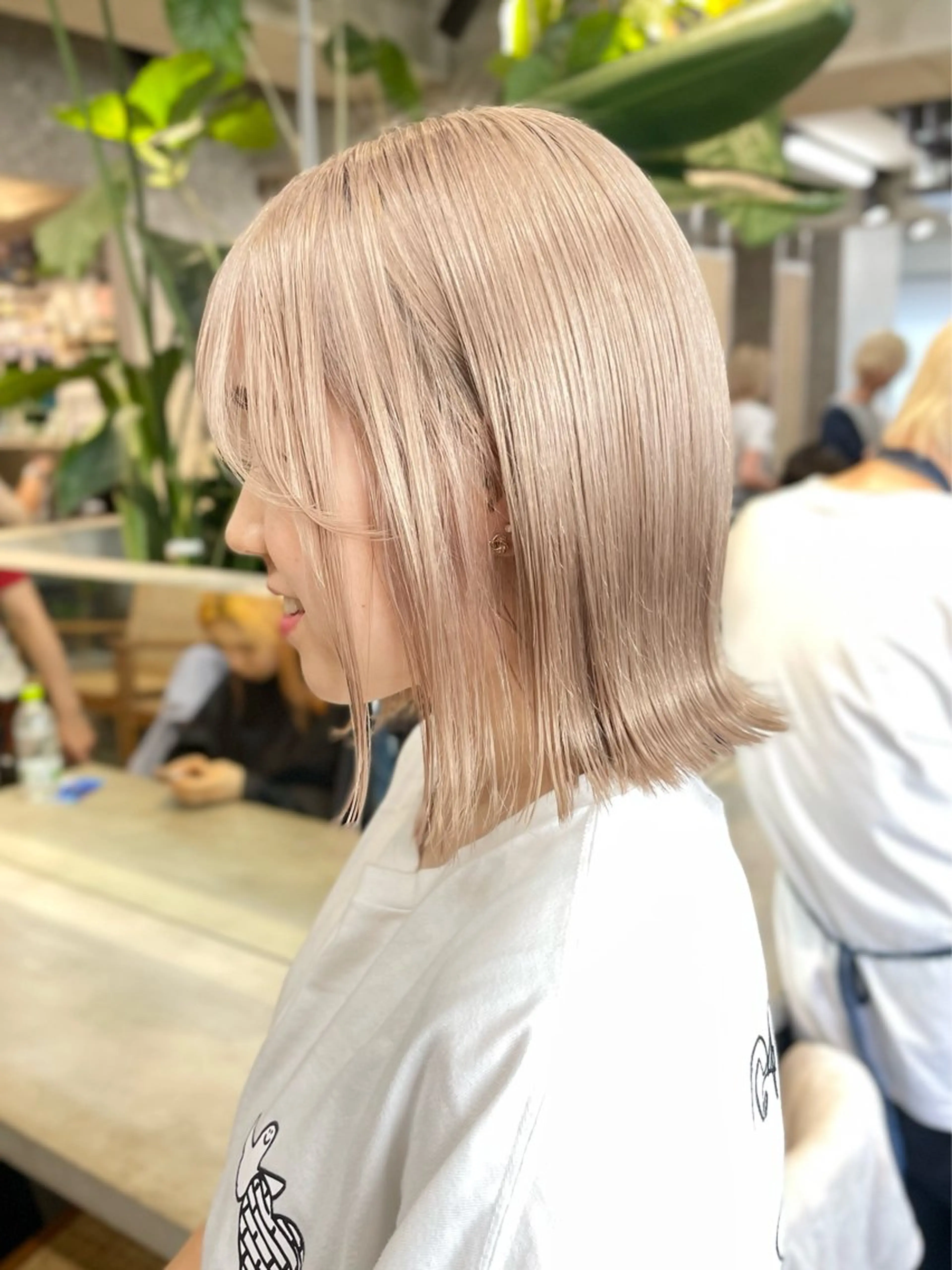 ミディアム ボブ 外ハネヘア Cinq所属・ハイライト🌟/ ボブ/豊田のヘアスタイル