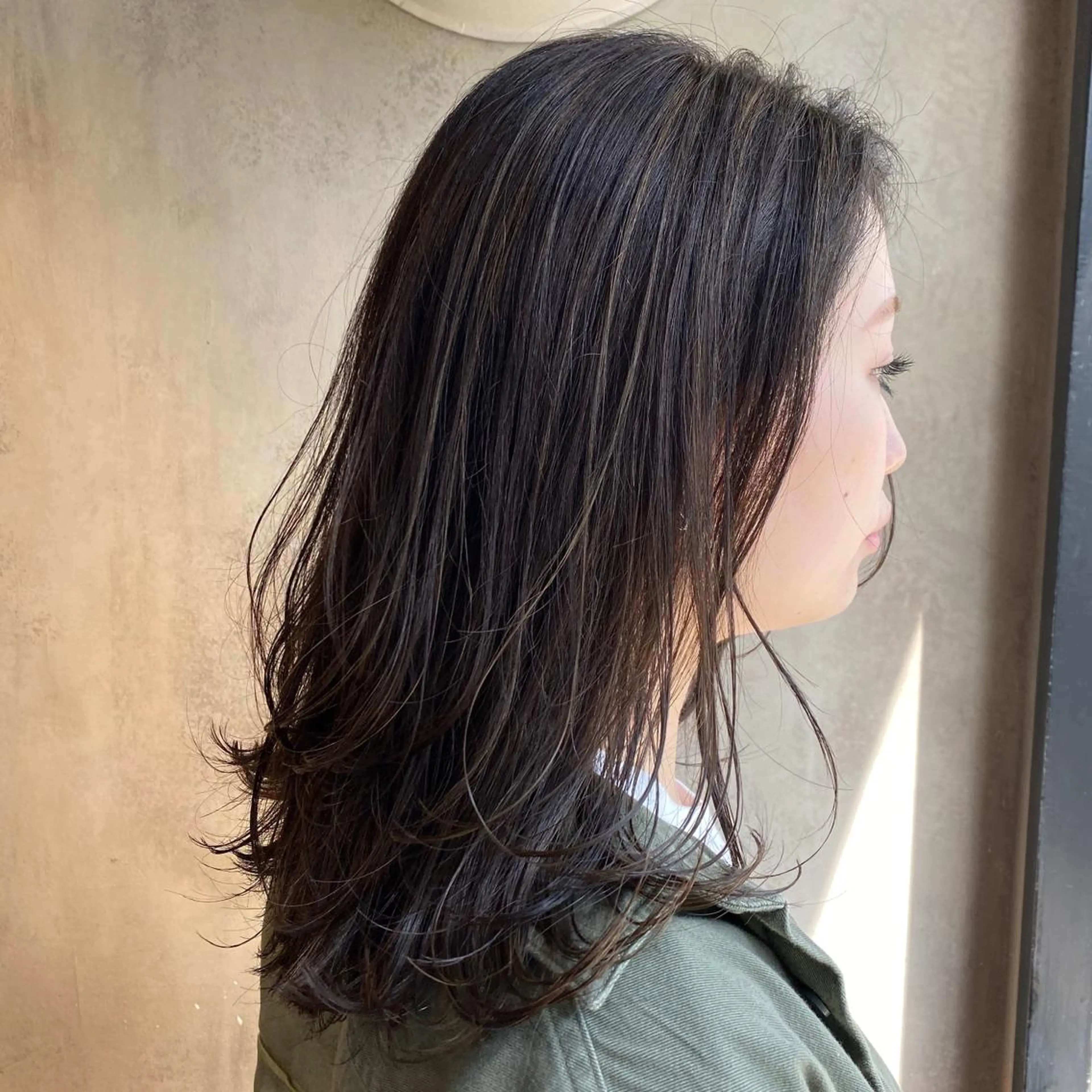 ミディアム カラー ハイライトカラー ハイライト カット ヘアカラー トリートメント 半個室女性salon 🩰Natsumiのヘアスタイル