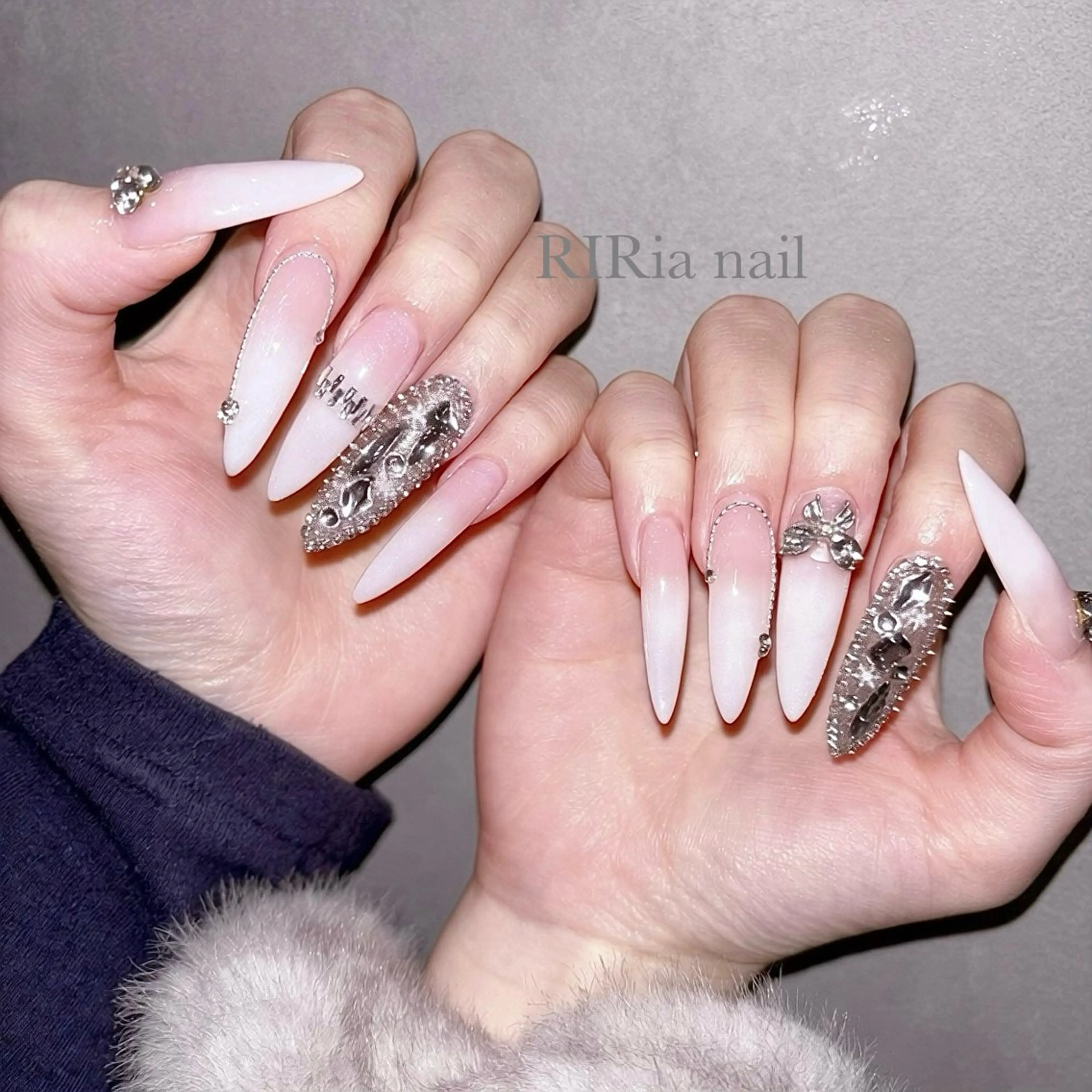 ネイル ホワイト ハンドネイル 🎀『RlRia』(GO TODAY シェアサロン 横浜Solace店内)🎀所属・RlRia .のネイルデザイン