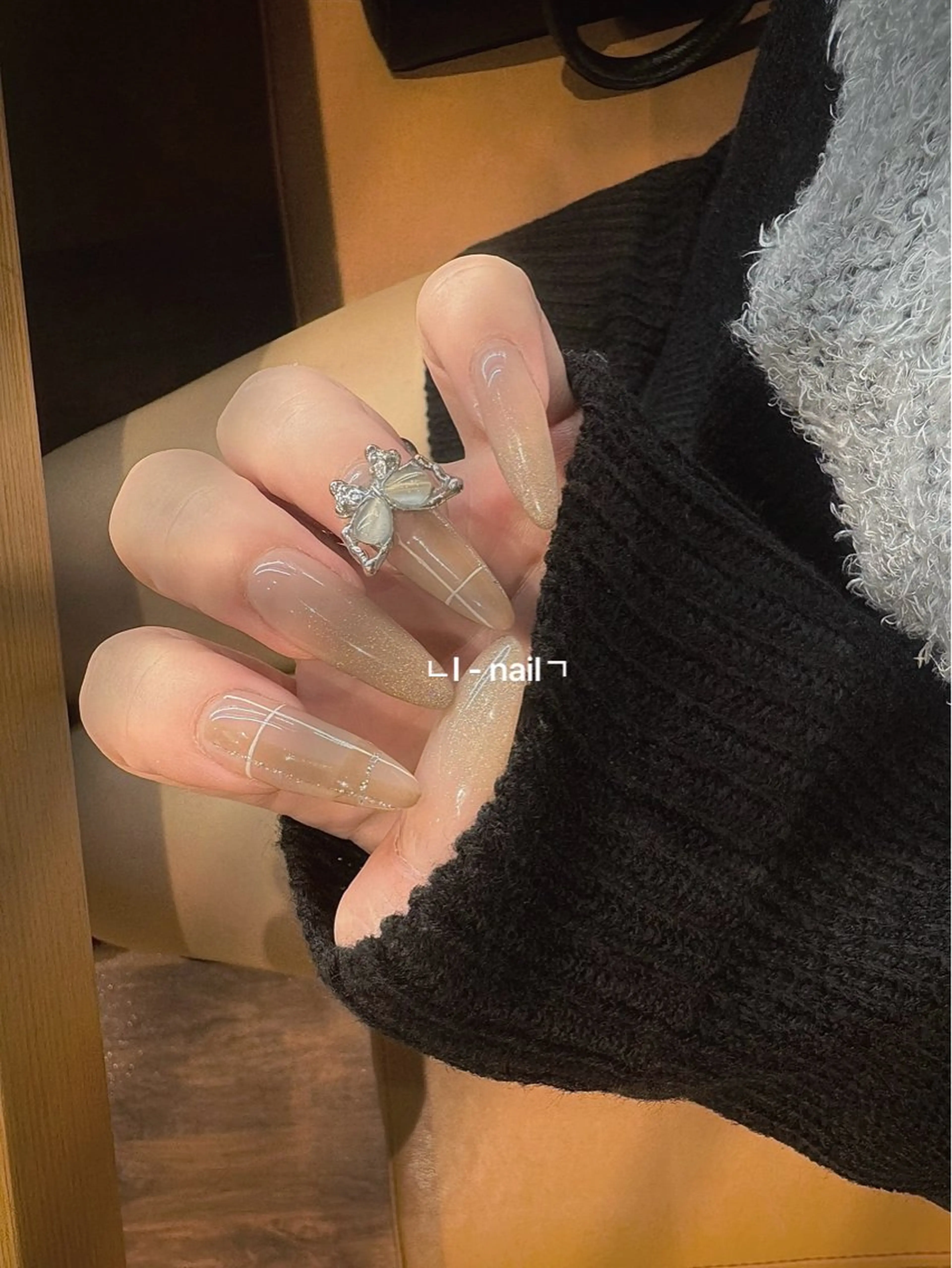 ネイル I-nailロング /ワンホン/キラキラのネイルデザイン